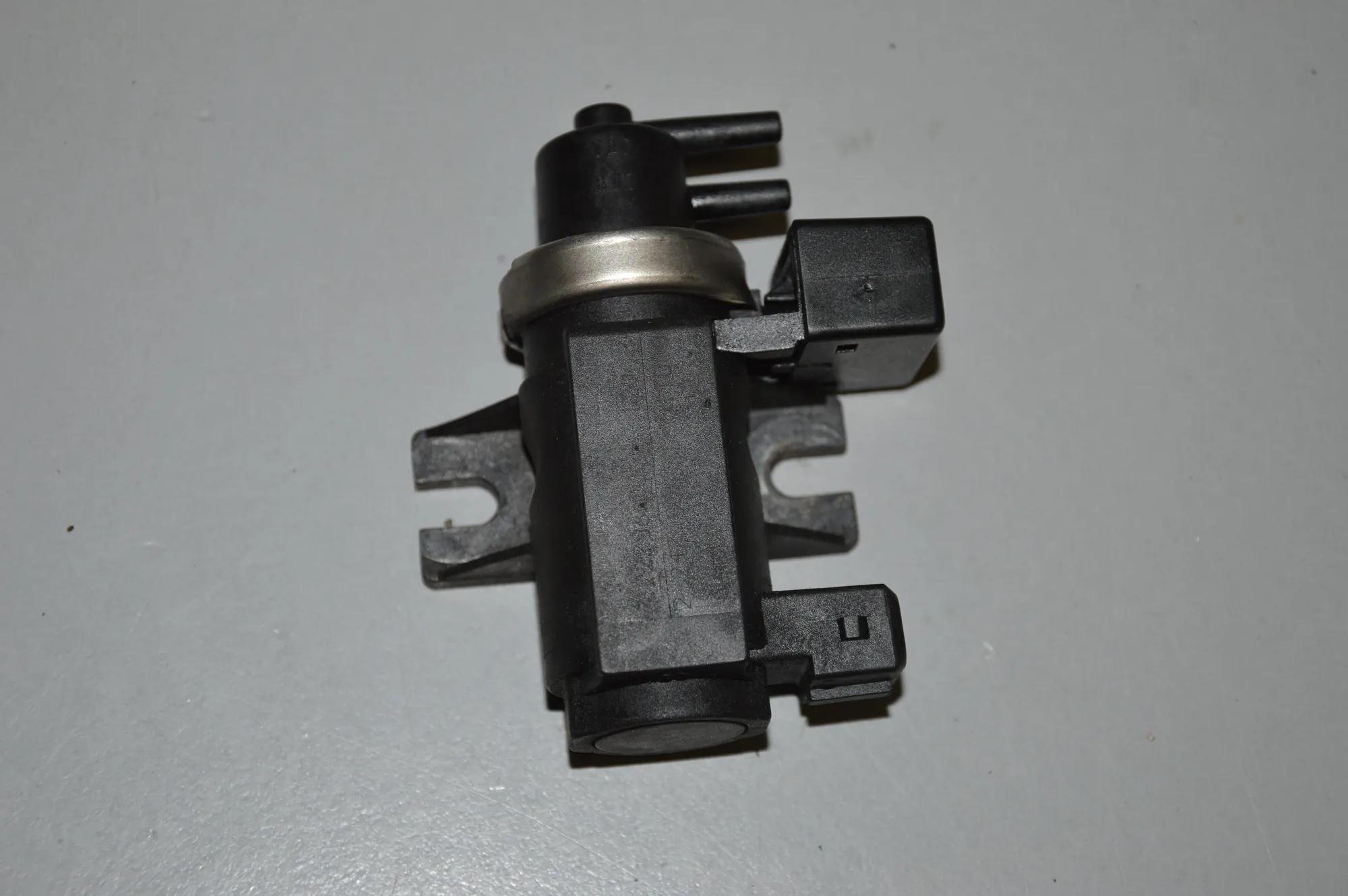 Solenoid Valve – OEM 2247906 · BMW 5 Touring (E39) 525 d 2001