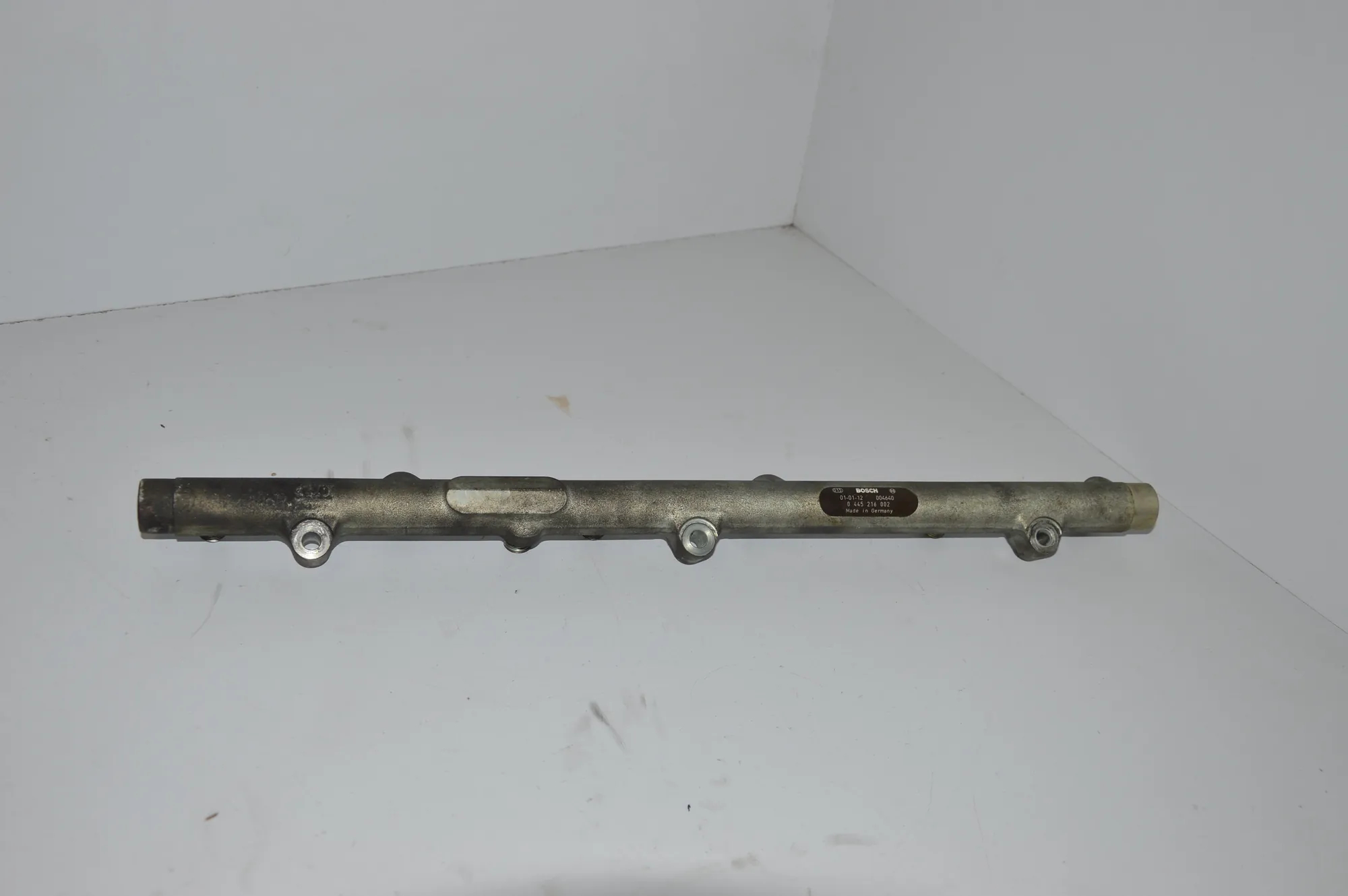 Fuel Rail – OEM BOSCH0445216002 · BMW 5 Touring (E39) 525 d 2001 – 2