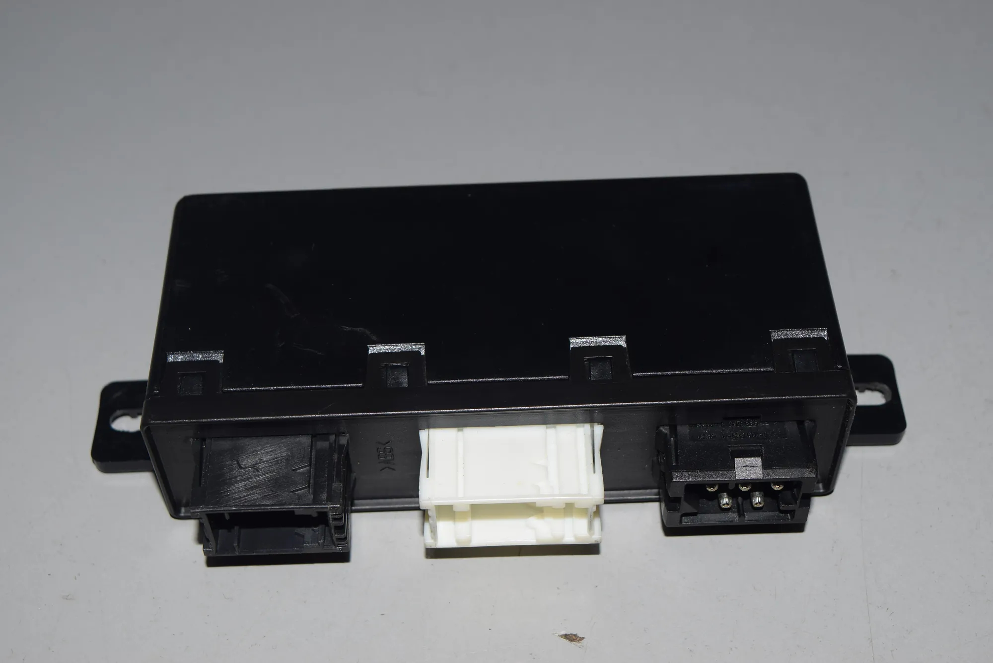 Front Left Door Control Unit – OEM 6904255 · BMW 5 Touring (E39) 525 d 2001