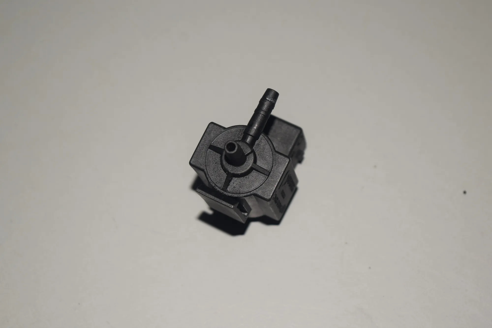 Solenoid Valve – OEM 1742712 · BMW 5 (E39) 530 d 1999 – 3