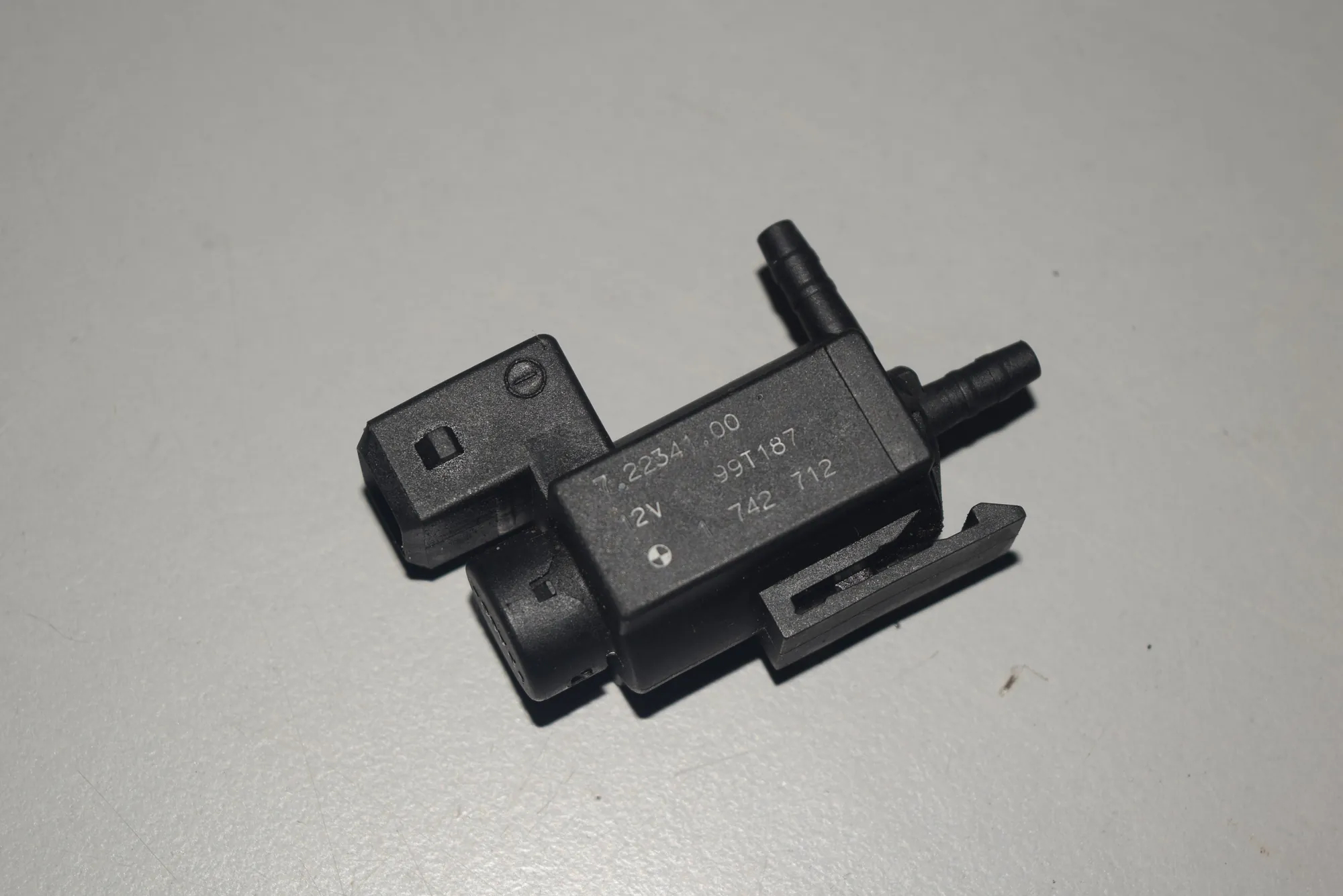 Solenoid Valve – OEM 1742712 · BMW 5 (E39) 530 d 1999