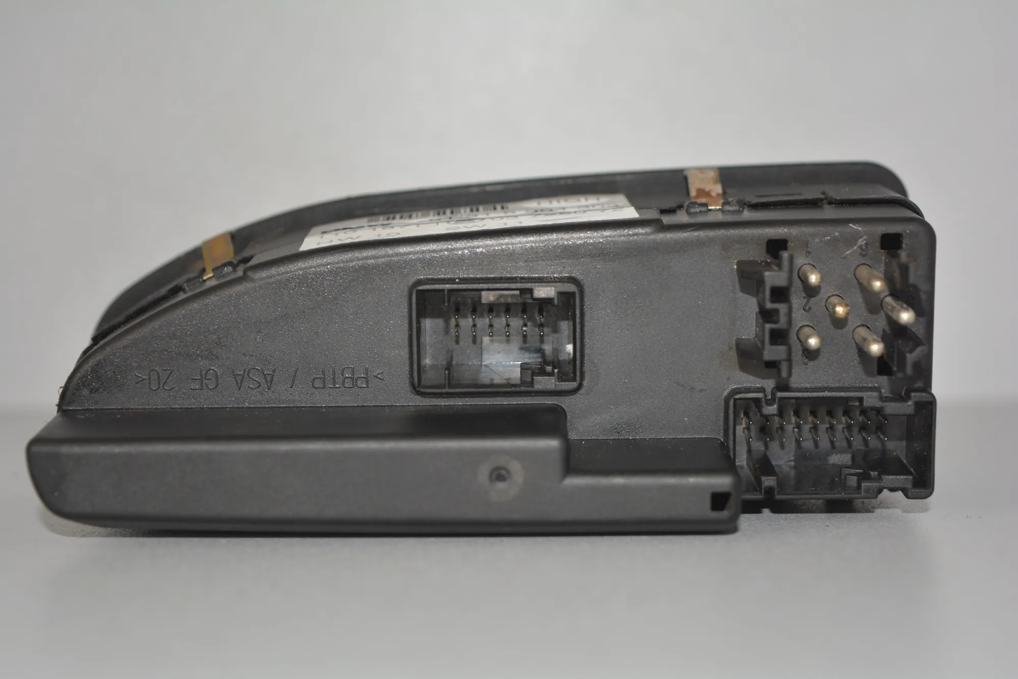 Front Left Door Window Switch – OEM 6904303 · BMW 5 (E39) 530 d 1999 – 7