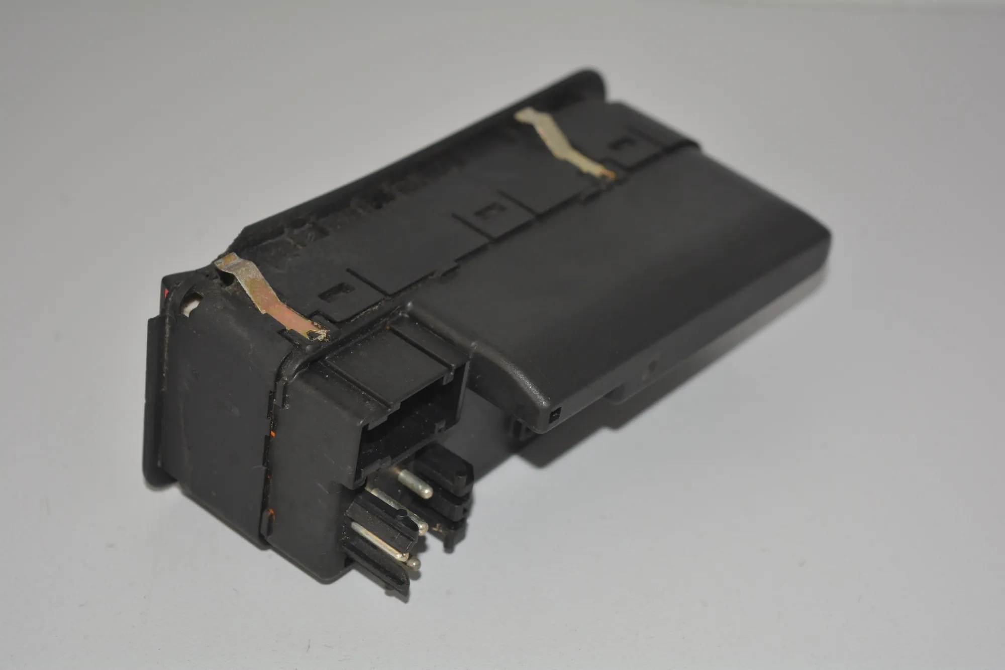 Front Left Door Window Switch – OEM 6904303 · BMW 5 (E39) 530 d 1999 – 5
