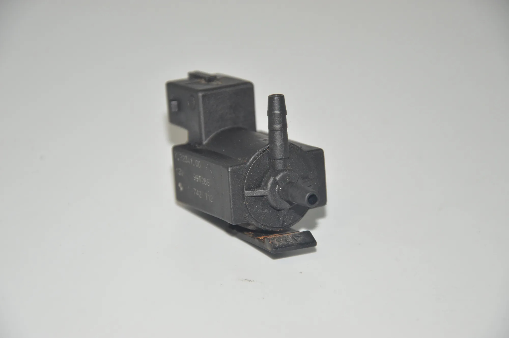 Solenoid Valve – OEM 1742712 · BMW 5 Touring (E39) 530 d 1999