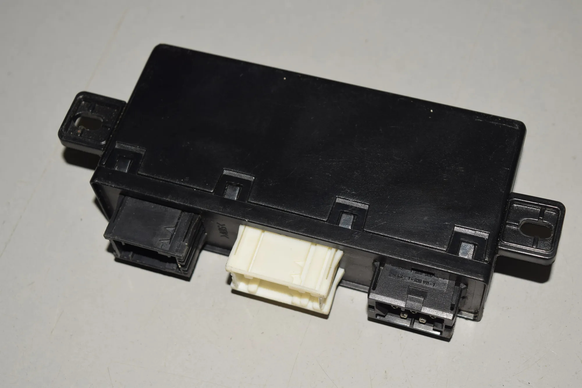 Front Left Door Control Unit – OEM 6904254 · BMW 5 (E39) BMW 5 (E39) 2000 – 3