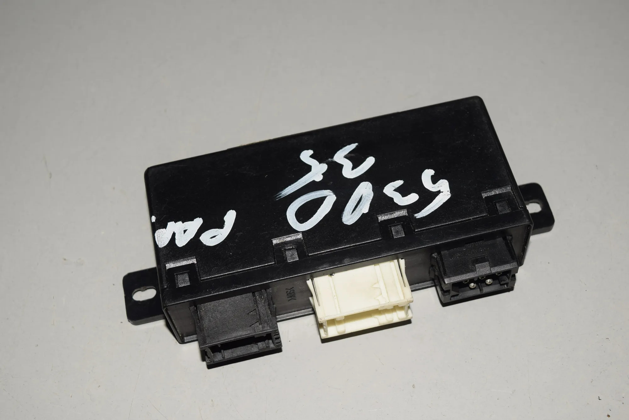 Front Left Door Control Unit – OEM 6904255 · BMW 5 (E39) BMW 5 (E39) 2000 – 2