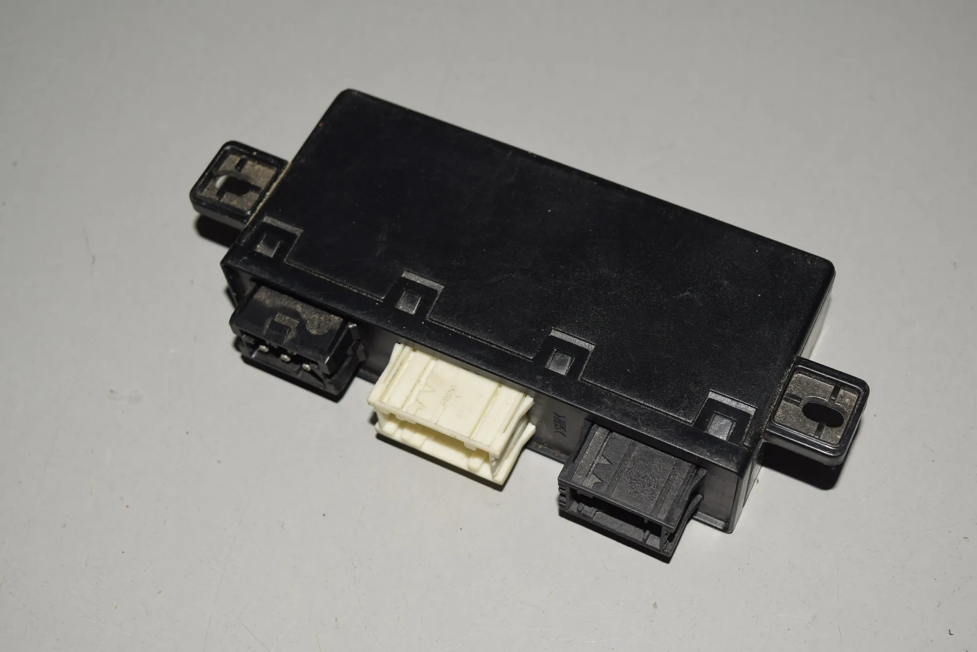 Front Left Door Control Unit – OEM 6904255 · BMW 5 (E39) BMW 5 (E39) 2000 – 3