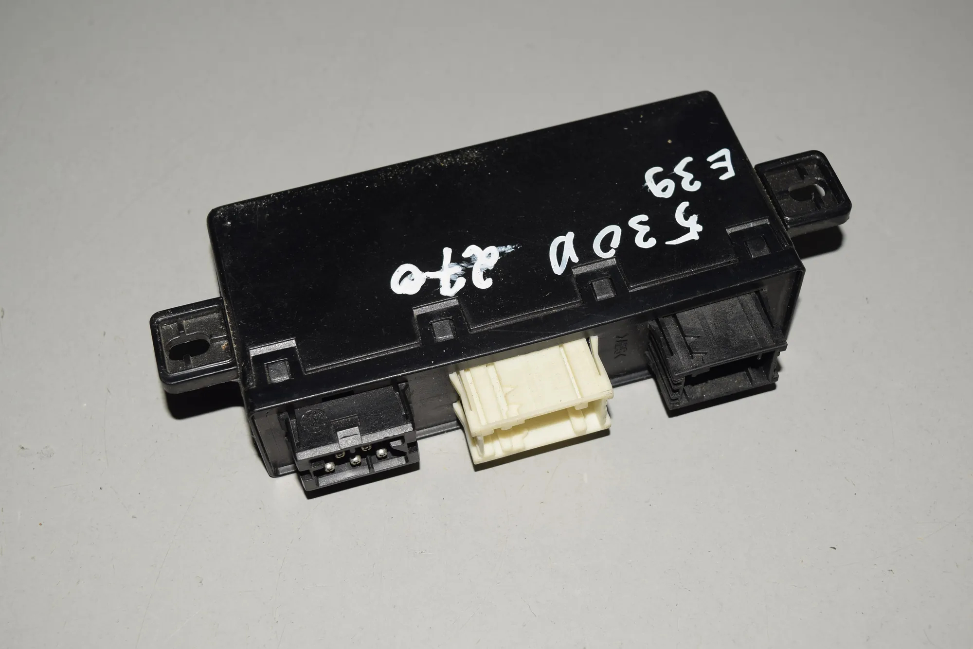 Front Left Door Control Unit – OEM 6904255 · BMW 5 (E39) BMW 5 (E39) 2000 – 3