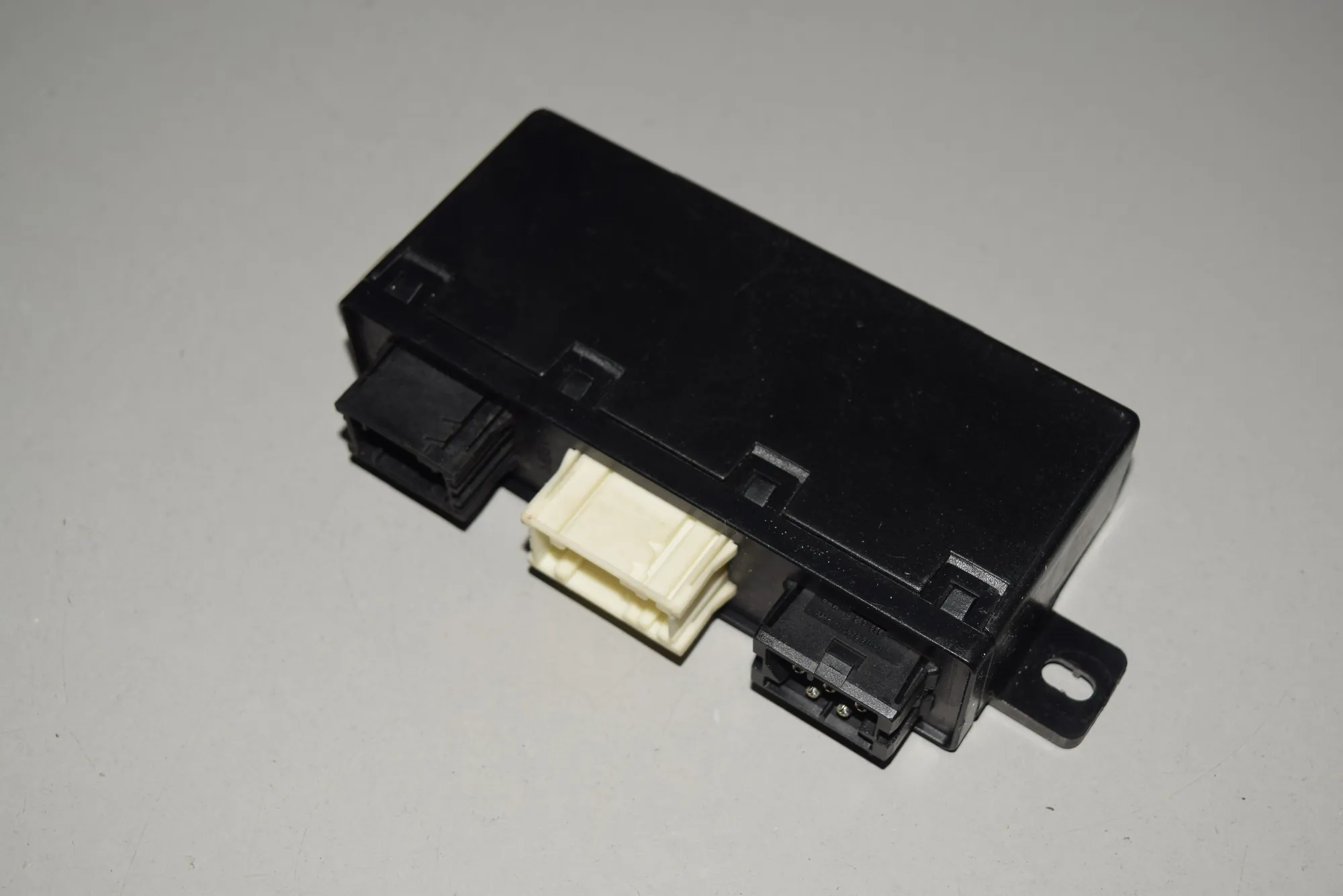 Front Left Door Control Unit – OEM 6904255 · BMW 5 (E39) BMW 5 (E39) 2000 – 2