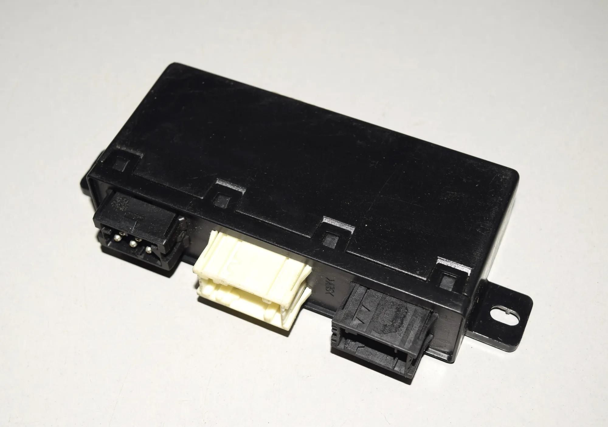 Front Left Door Control Unit – OEM 8377600 · BMW 5 (E39) BMW 5 (E39) 2000