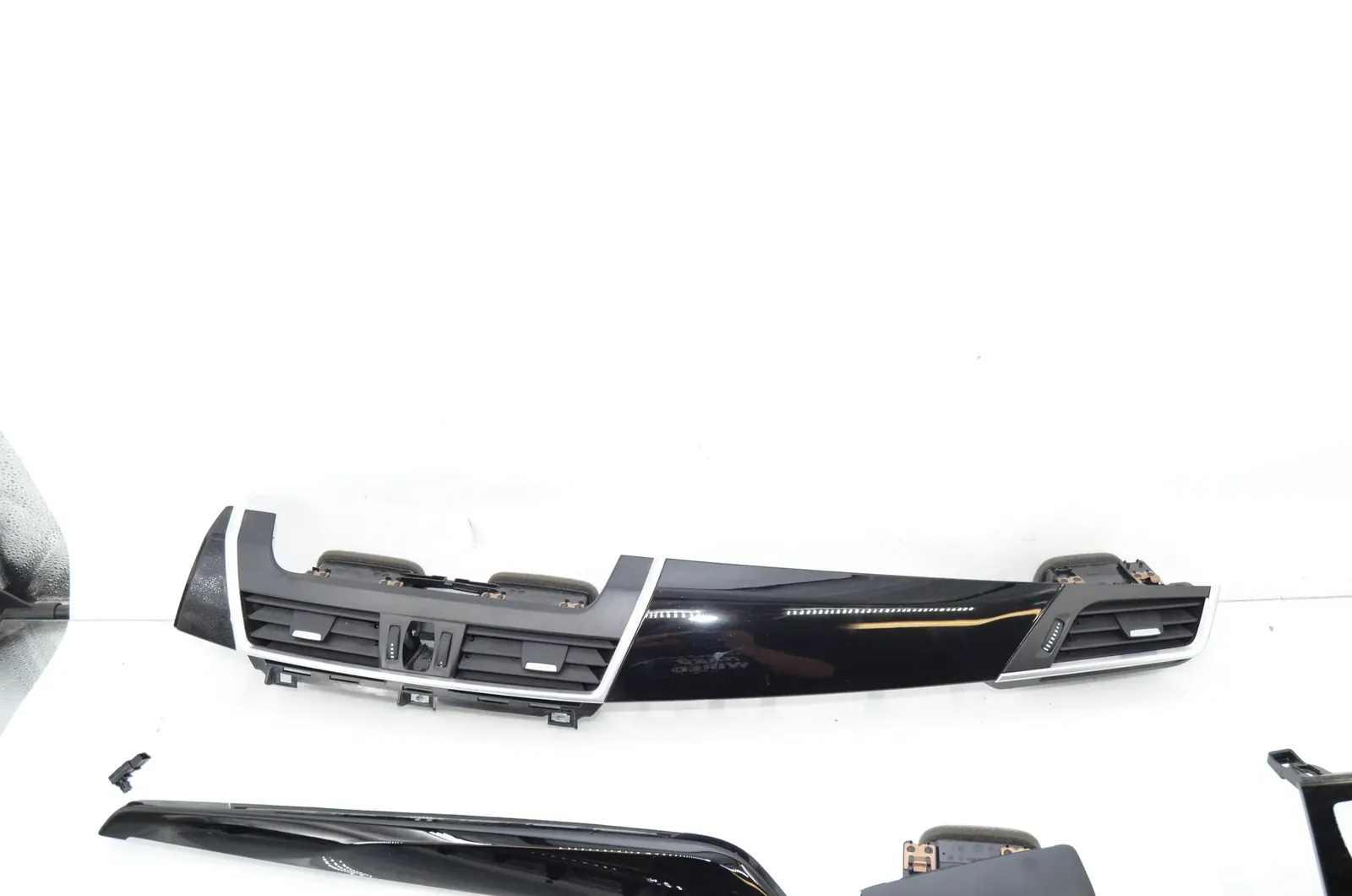 Interior Trim Strips Kit – OEM 9312393 · BMW 2 Gran Tourer (F46) 216 i 2018 – 5