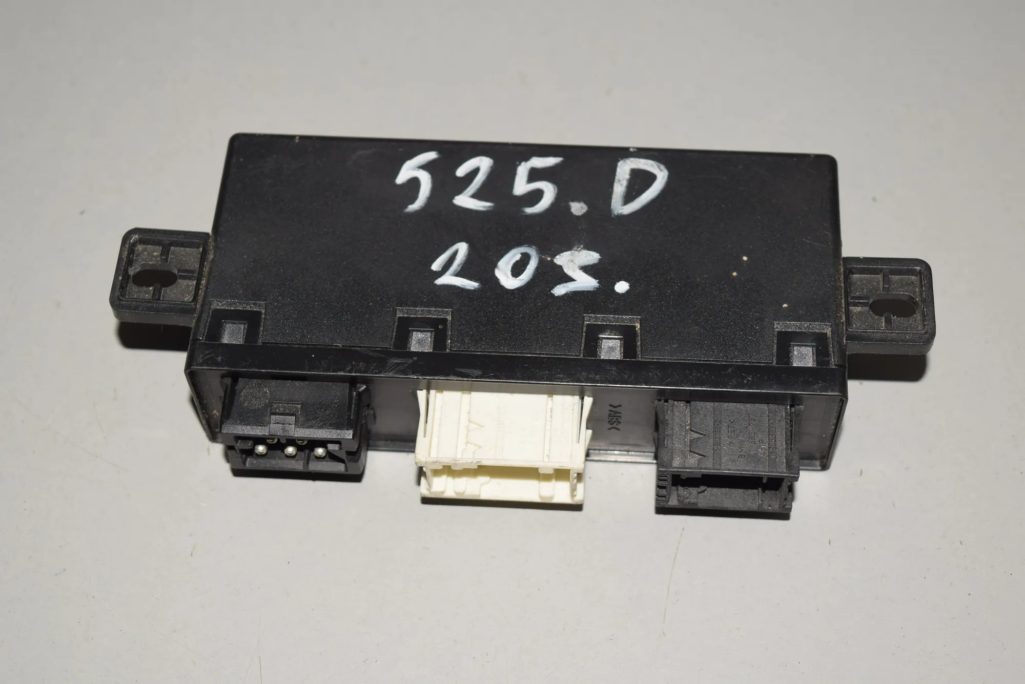 Front Left Door Control Unit – OEM 6904249 · BMW 5 (E39) BMW 5 (E39) 525 i 2001 – 3