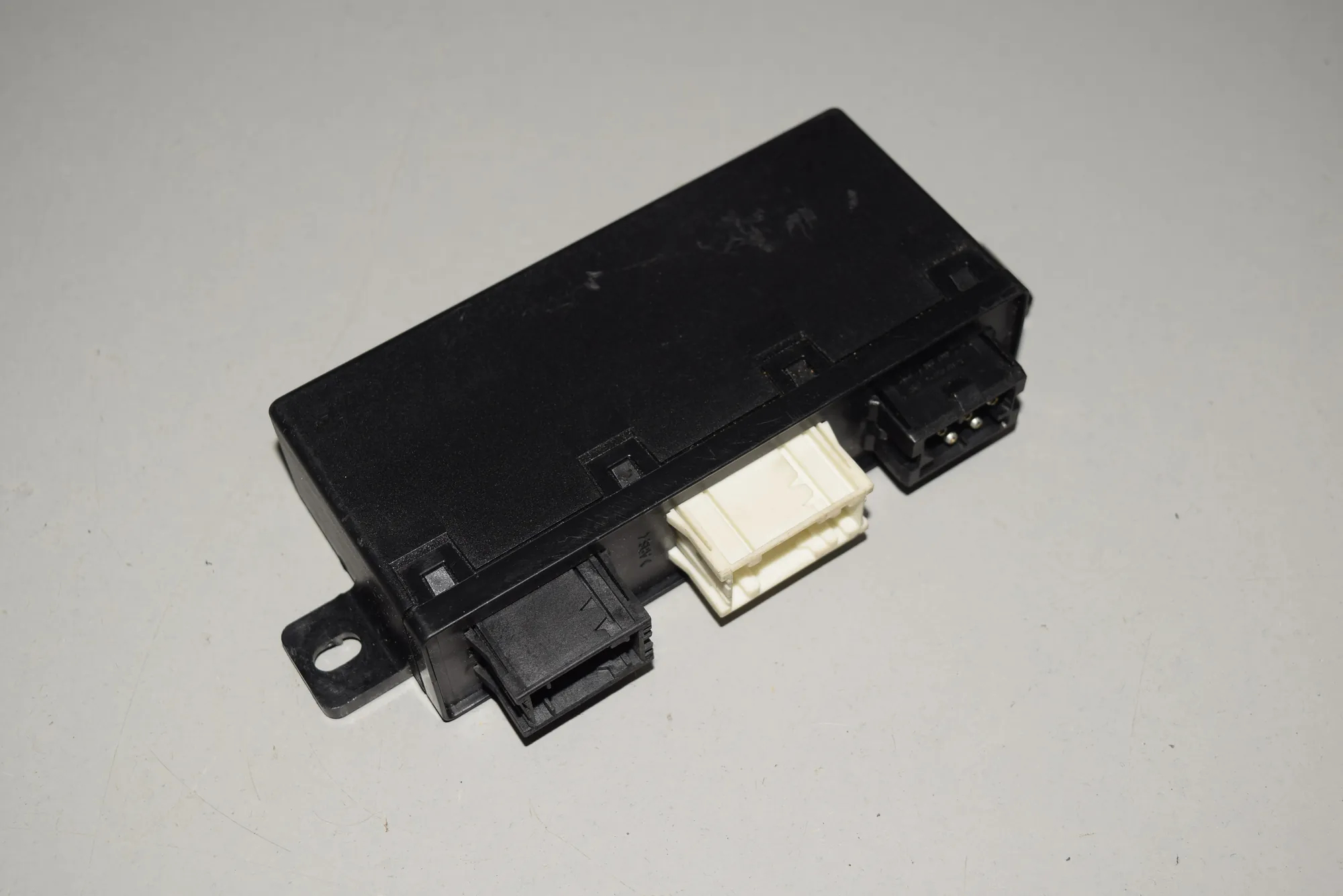 Front Left Door Control Unit – OEM 6904251 · BMW 5 (E39) BMW 5 (E39) 2000 – 3