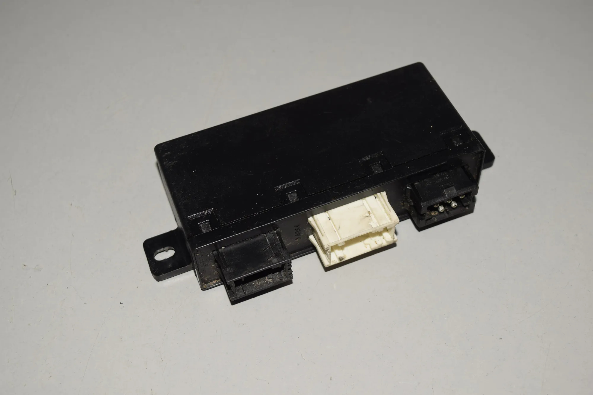 Front Left Door Control Unit – OEM 6904251 · BMW 5 (E39) BMW 5 (E39) 2000 – 2