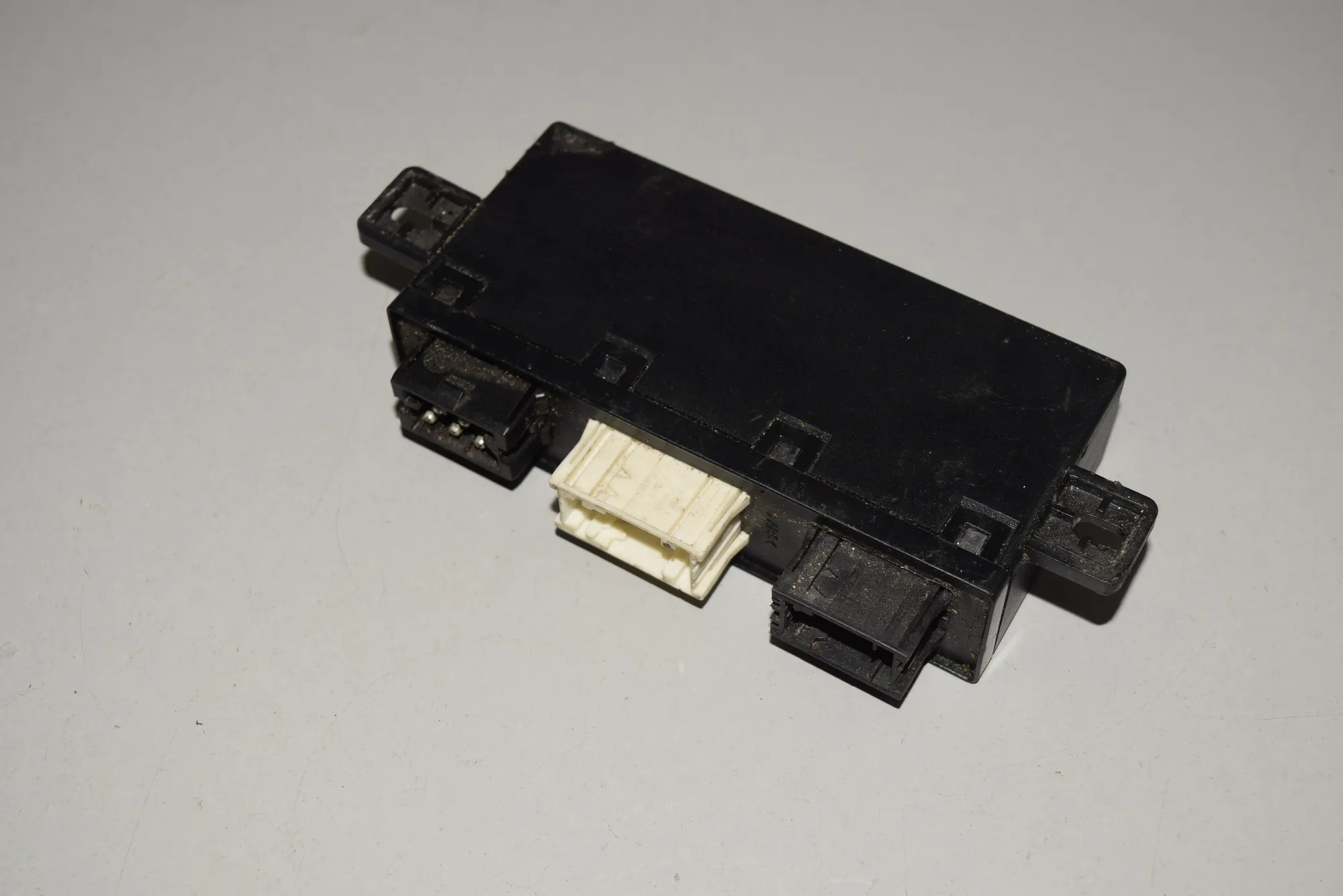 Front Left Door Control Unit – OEM 6904251 · BMW 5 (E39) BMW 5 (E39) 2000 – 3