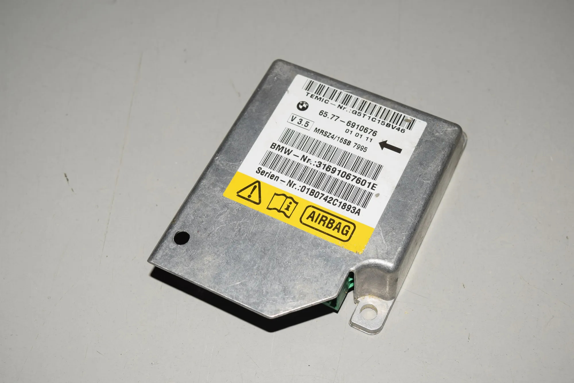 SRS Control Unit – OEM 6910676 · BMW 5 (E39) BMW 5 (E39) 2001