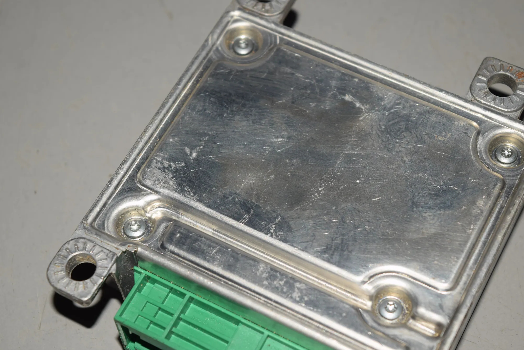 SRS Control Unit – OEM 6910676 · BMW 5 (E39) BMW 5 (E39) 2001 – 2