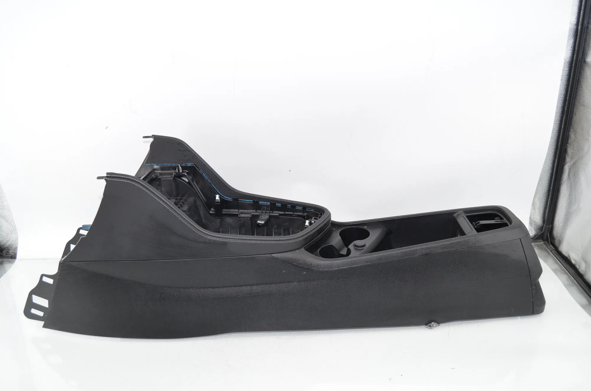 Center Console – OEM 9372522 · BMW 2 Gran Tourer (F46) 216 i 2018
