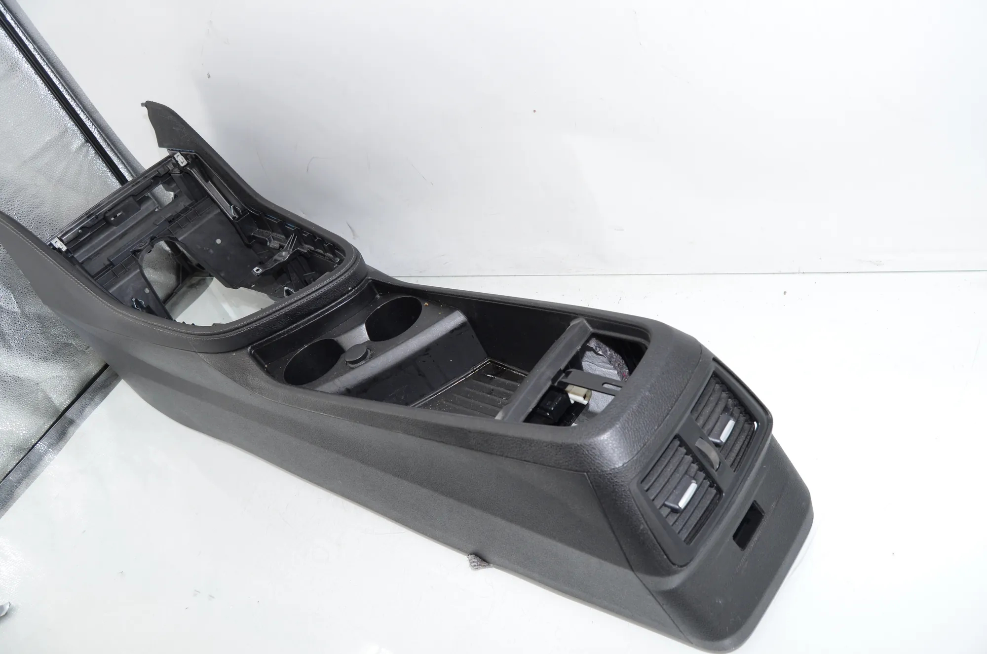 Center Console – OEM 9372522 · BMW 2 Gran Tourer (F46) 216 i 2018 – 2