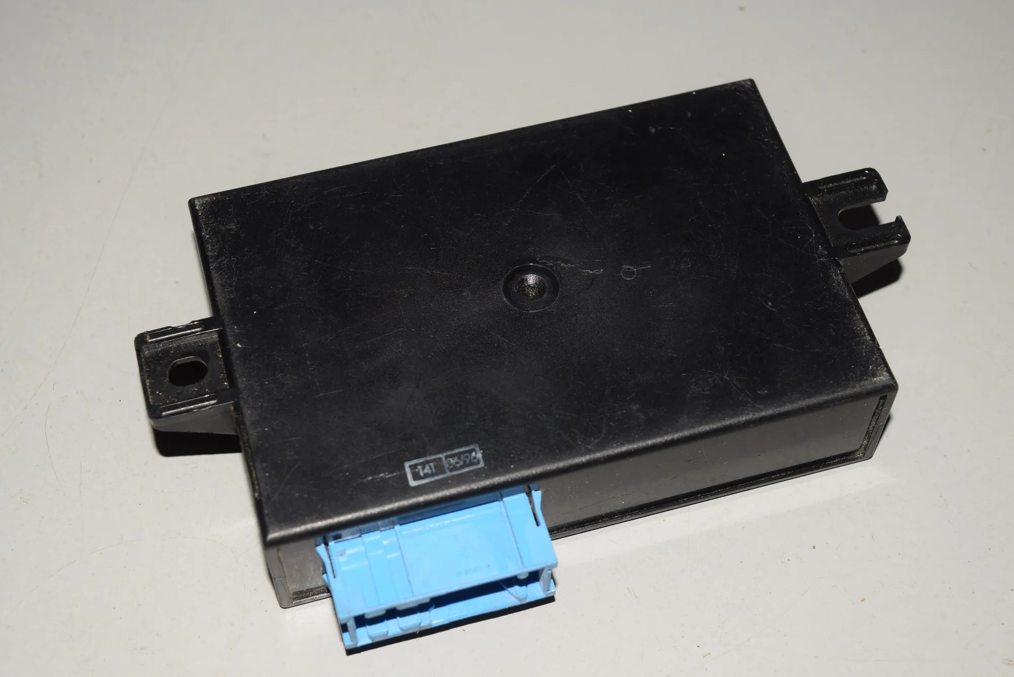 Other Control Units – OEM 8369062 · BMW 5 (E39) BMW 5 (E39) 528 i 1998 – 4