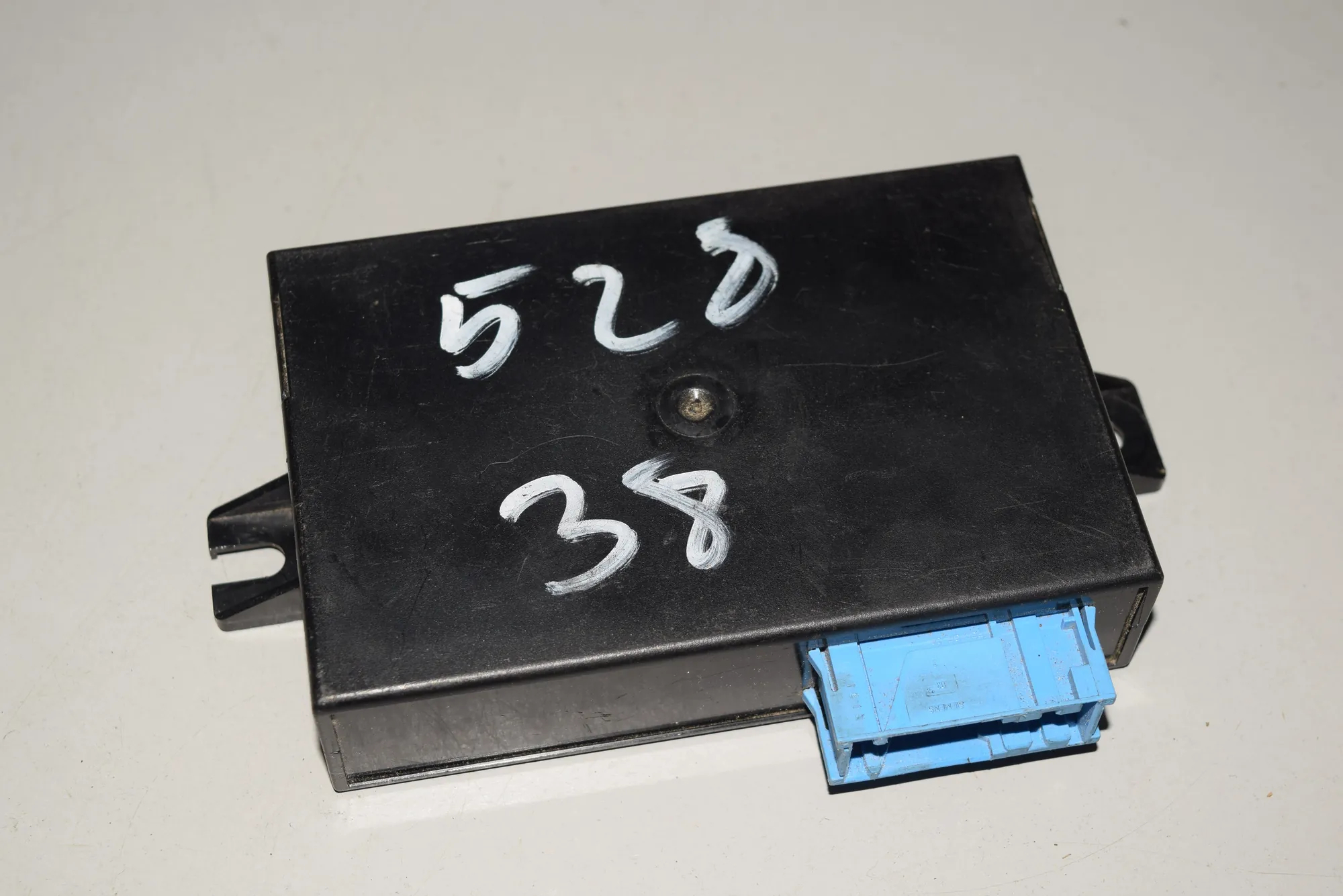 Other Control Units – OEM 8369062 · BMW 5 (E39) BMW 5 (E39) 528 i 1998 – 3