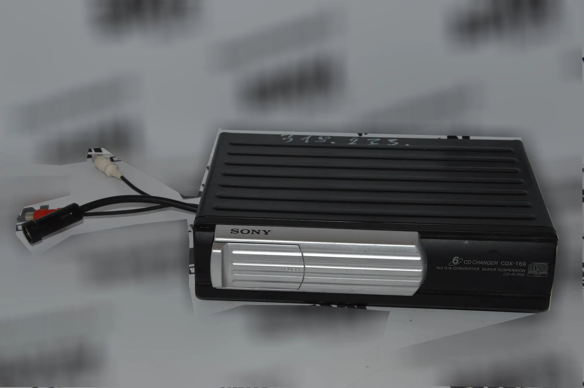 CD Changer · BMW 3 (E46) BMW 3 (E46) 318 i 2002 – 2
