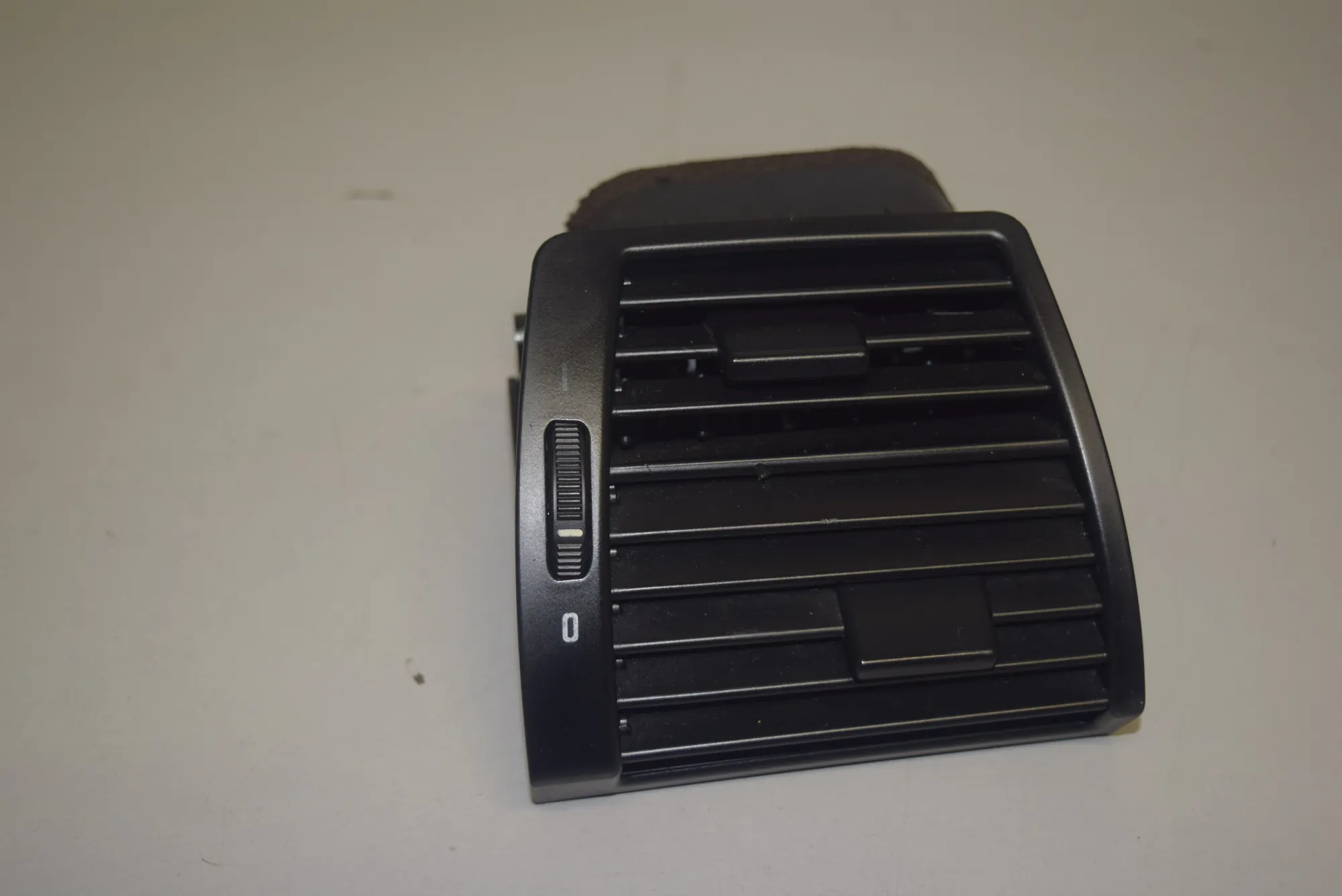 Dashboard Air Vents – OEM 8402216 · BMW X5 (E53) BMW X5 (E53) 2000