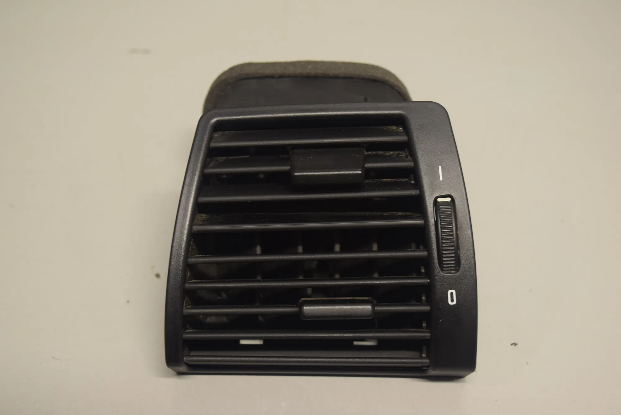 Dashboard Air Vents – OEM 8402215 · BMW X5 (E53) BMW X5 (E53) 2000