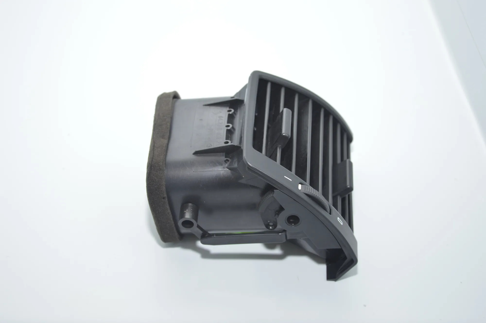 Dashboard Air Vents – OEM 8402216 · BMW X5 (E53) BMW X5 (E53) 2000 – 2