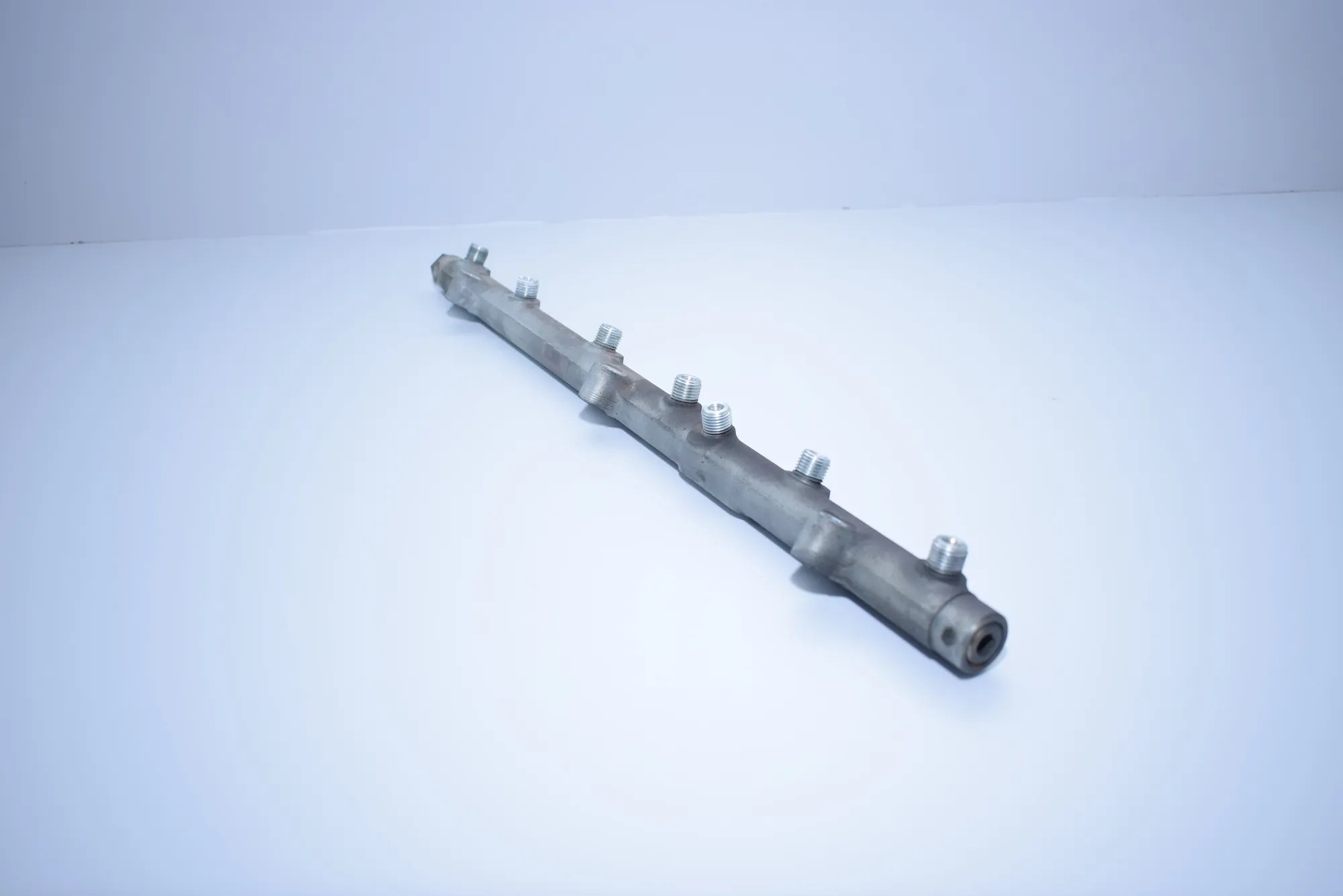 Fuel Rail – OEM 0445216002 · BMW 5 Touring (E39) 530 d 1998 – 4