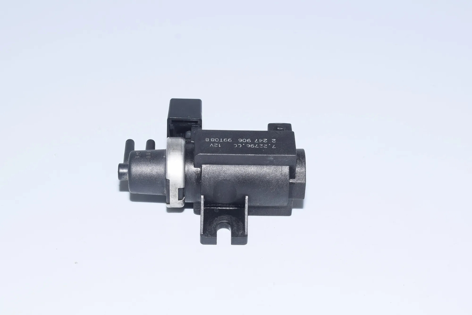 Solenoid Valve – OEM 2247906 · BMW 5 (E39) 530 d 1999 – 3