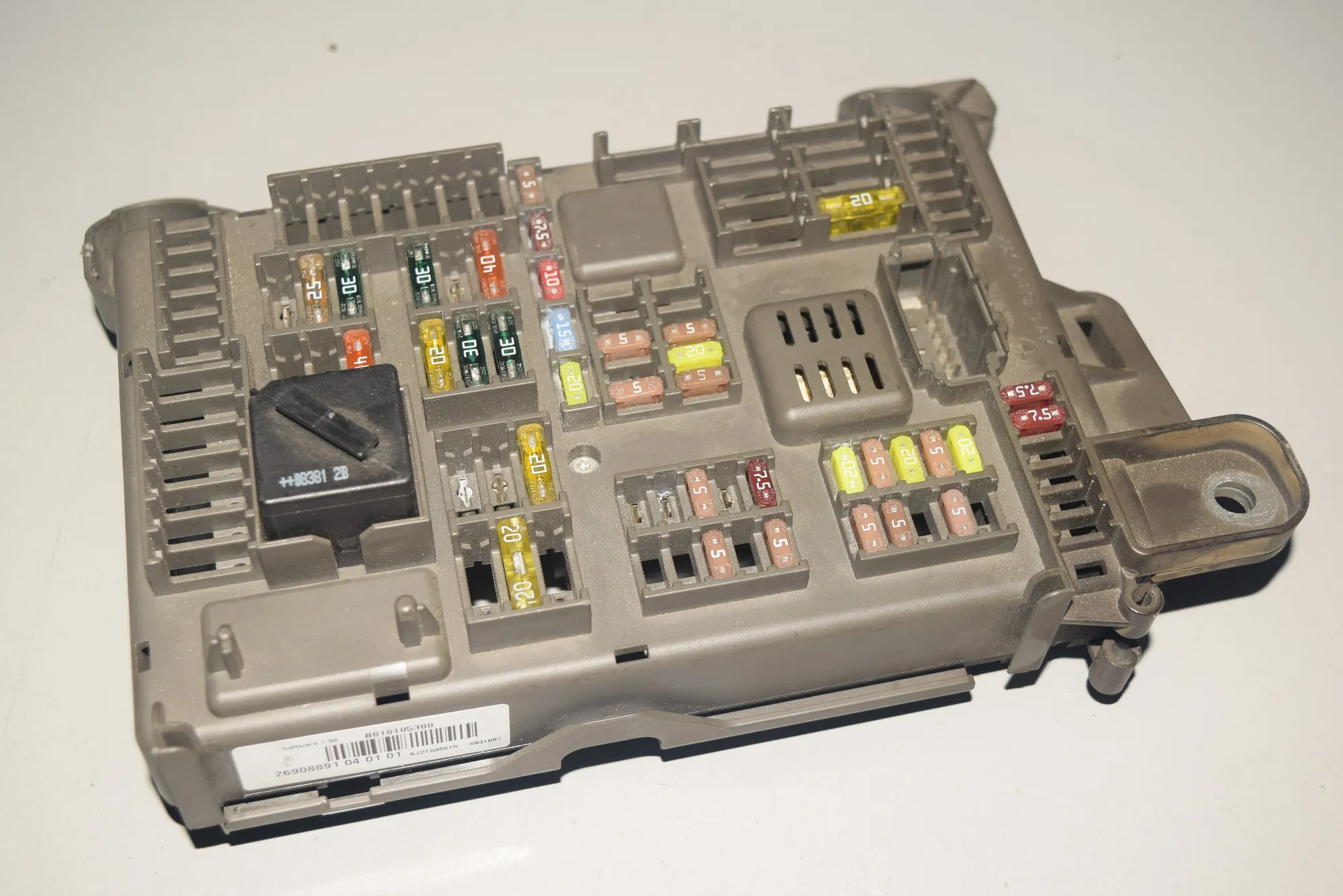 Fuse Box – OEM 6931687 · BMW X6 (E71, E72) BMW X6 (E71, E72) 2009