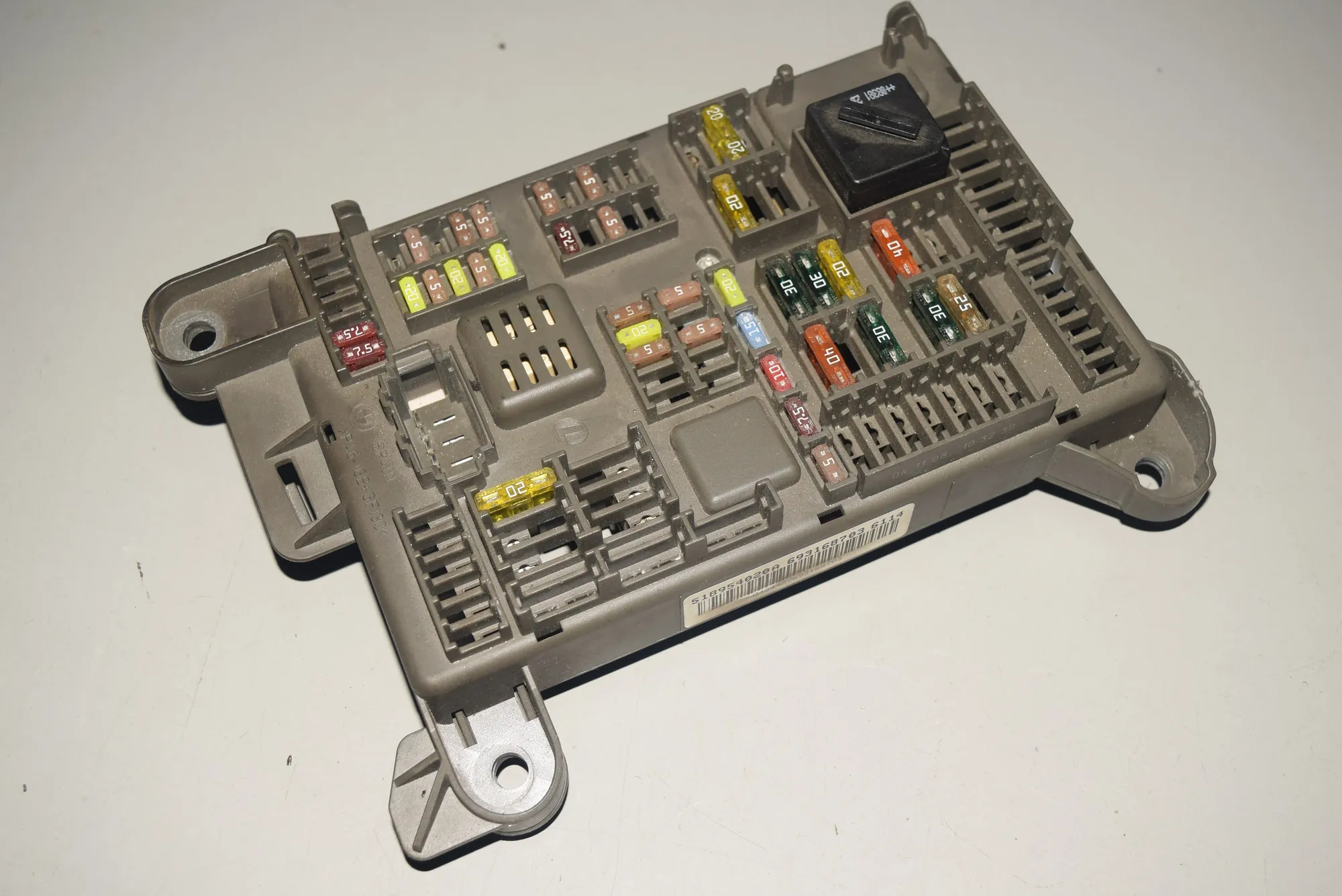Fuse Box – OEM 6931687 · BMW X6 (E71, E72) BMW X6 (E71, E72) 2009 – 2