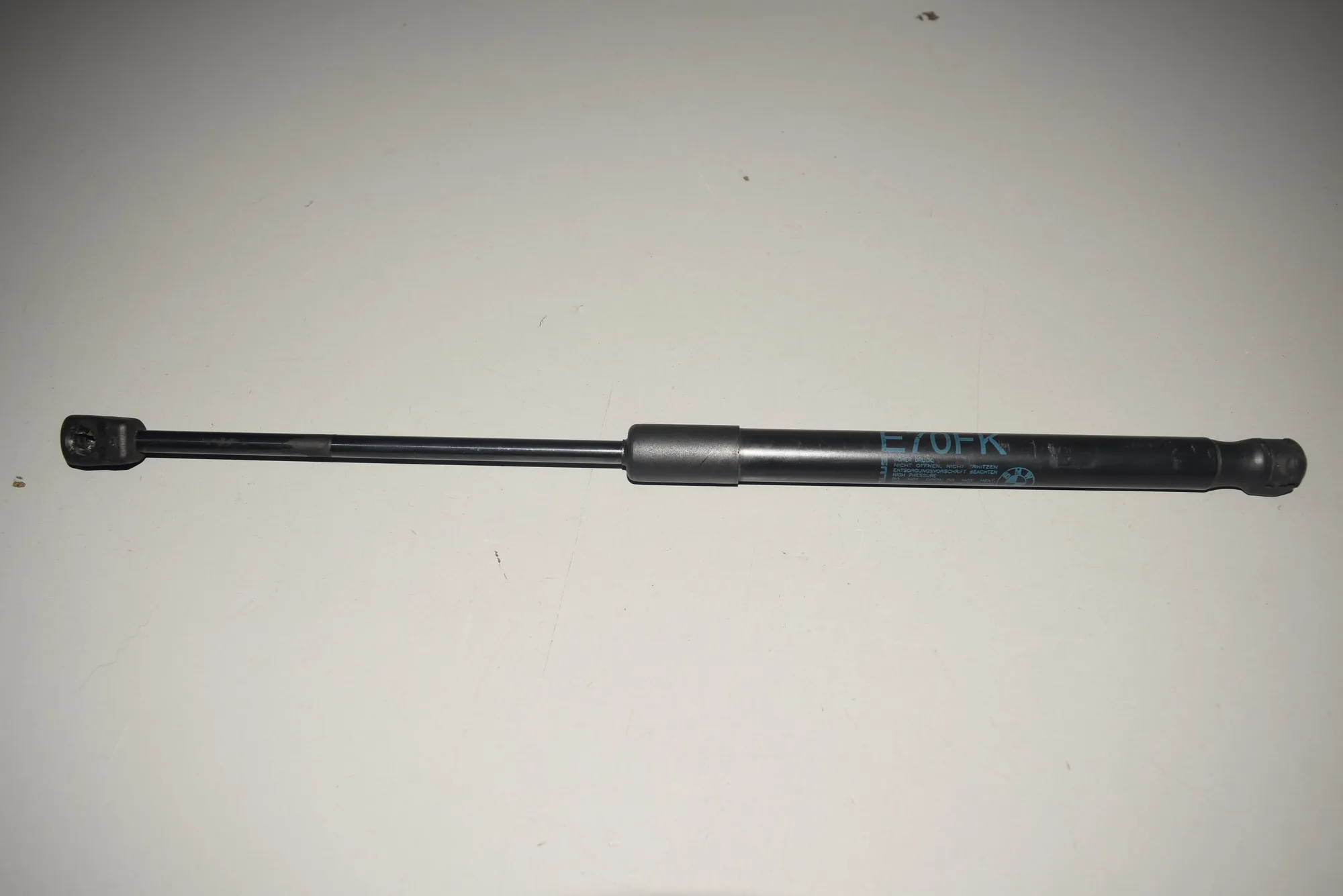 Front Left Bonnet Strut – OEM 7148346 · BMW X6 (E71, E72) BMW X6 (E71, E72) 2009