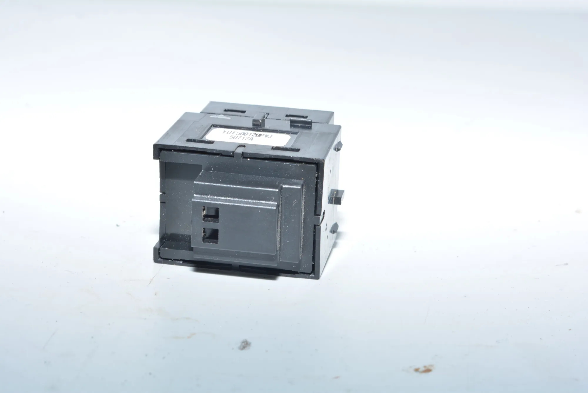 Other Control Units – OEM YUF500120 · LAND ROVER RANGE ROVER SPORT (L320) 2.7 D 4x4 2006 – 3