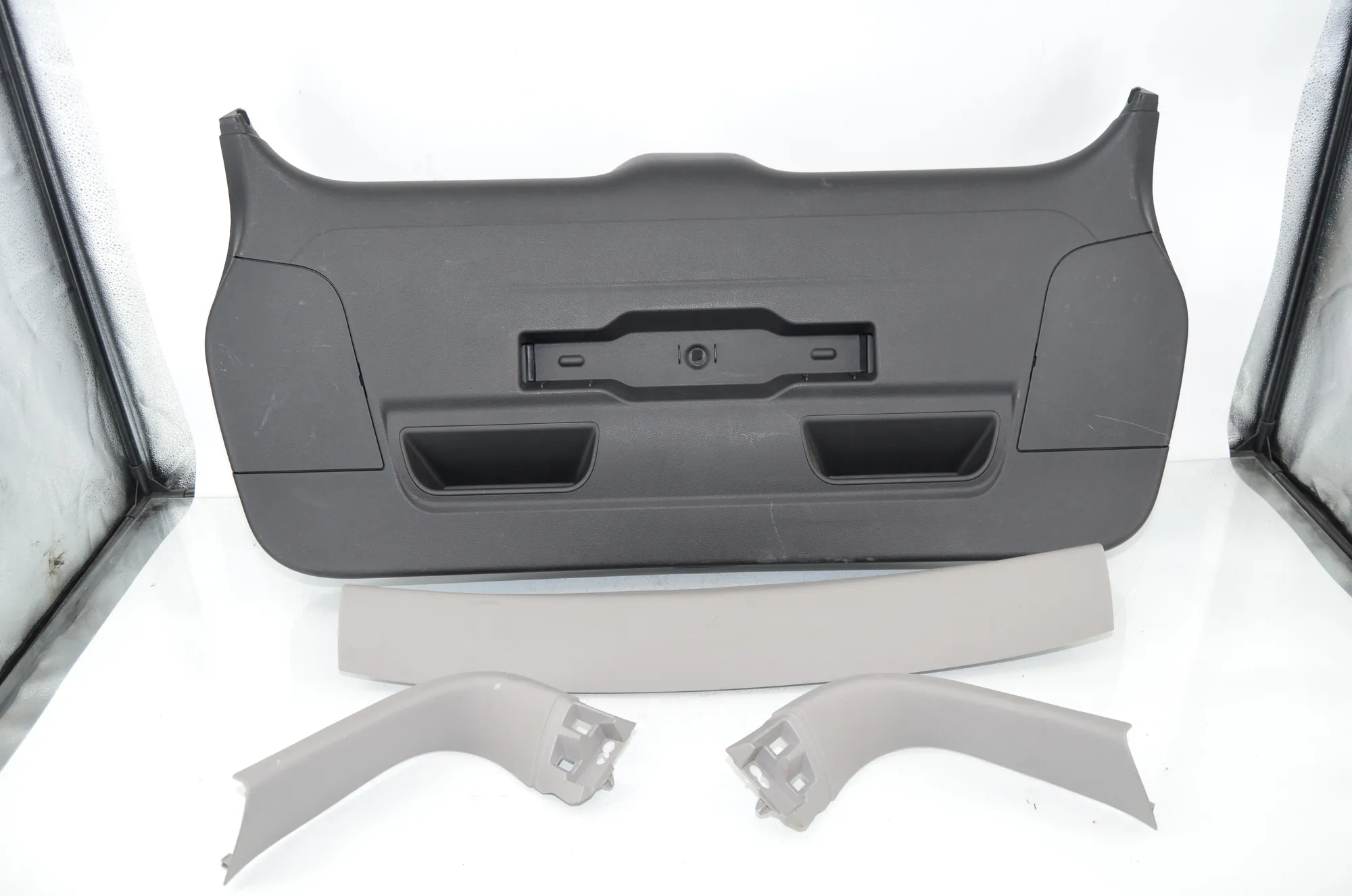 Tailgate Bootlid Cover Trim – OEM 7318941 · BMW 2 Gran Tourer (F46) 216 i 2018