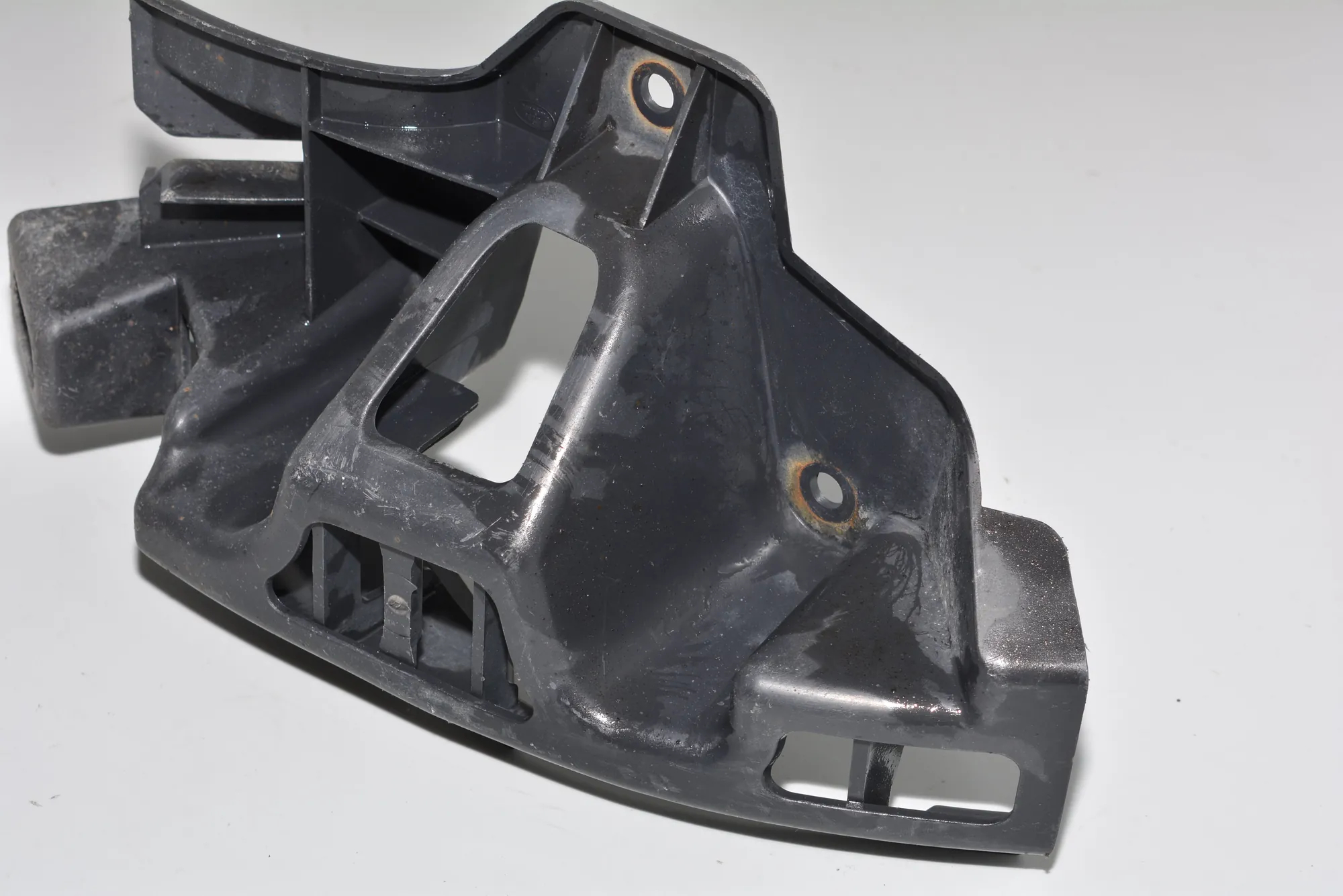 Rear Left Bumper Bracket · LAND ROVER RANGE ROVER SPORT (L320) 2.7 D 4x4 2006 – 5
