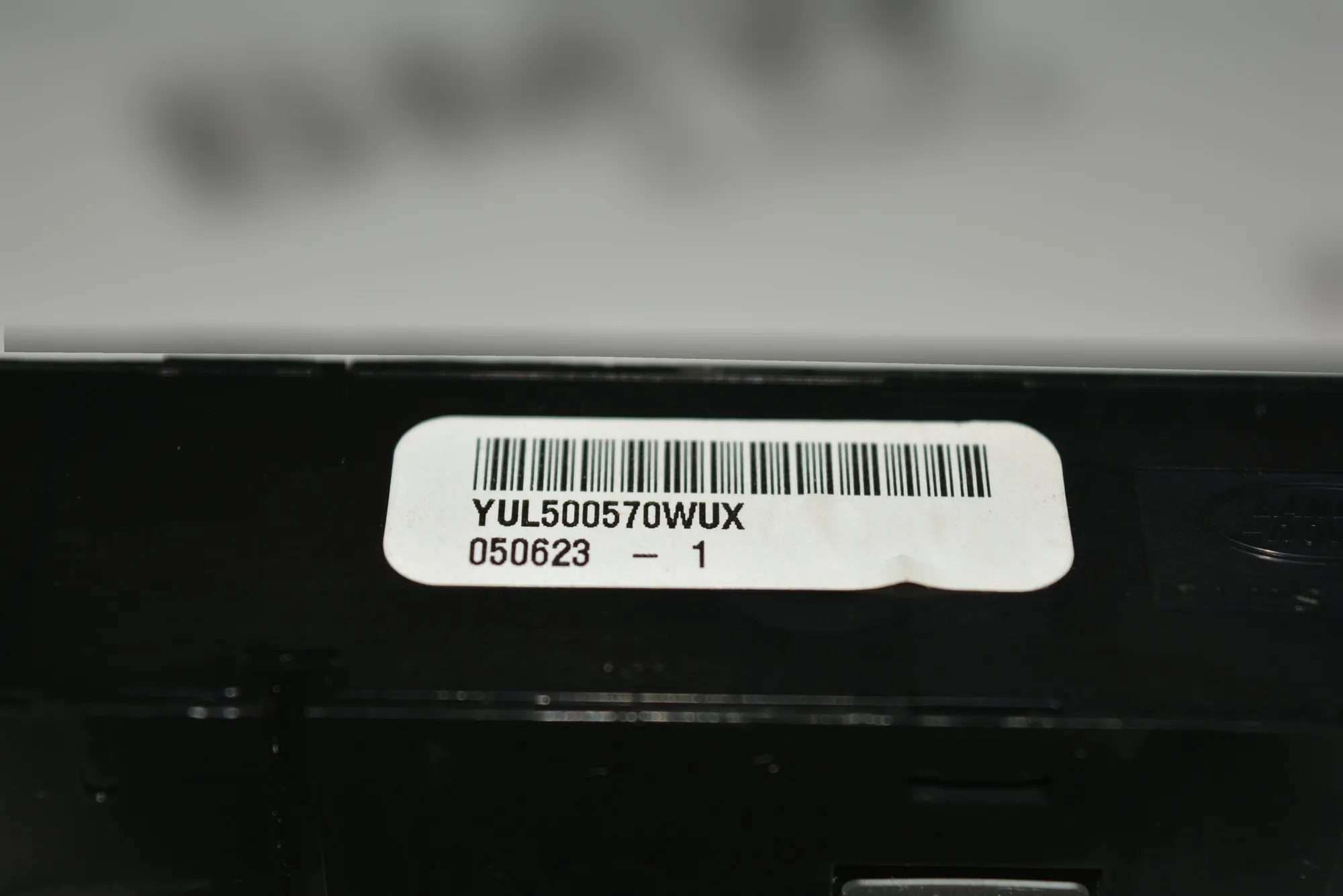 Button Switch Panel – OEM YUL500570WUX · LAND ROVER RANGE ROVER SPORT (L320) 2.7 D 4x4 2006 – 3