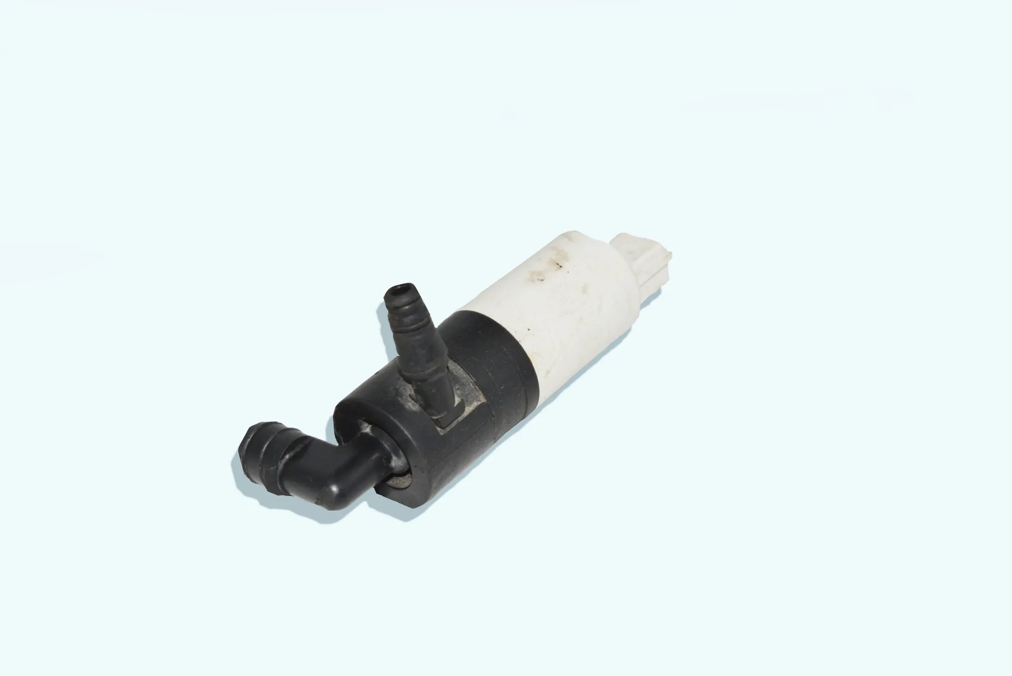 Washer Tank Motor · LAND ROVER RANGE ROVER SPORT (L320) 2.7 D 4x4 2006
