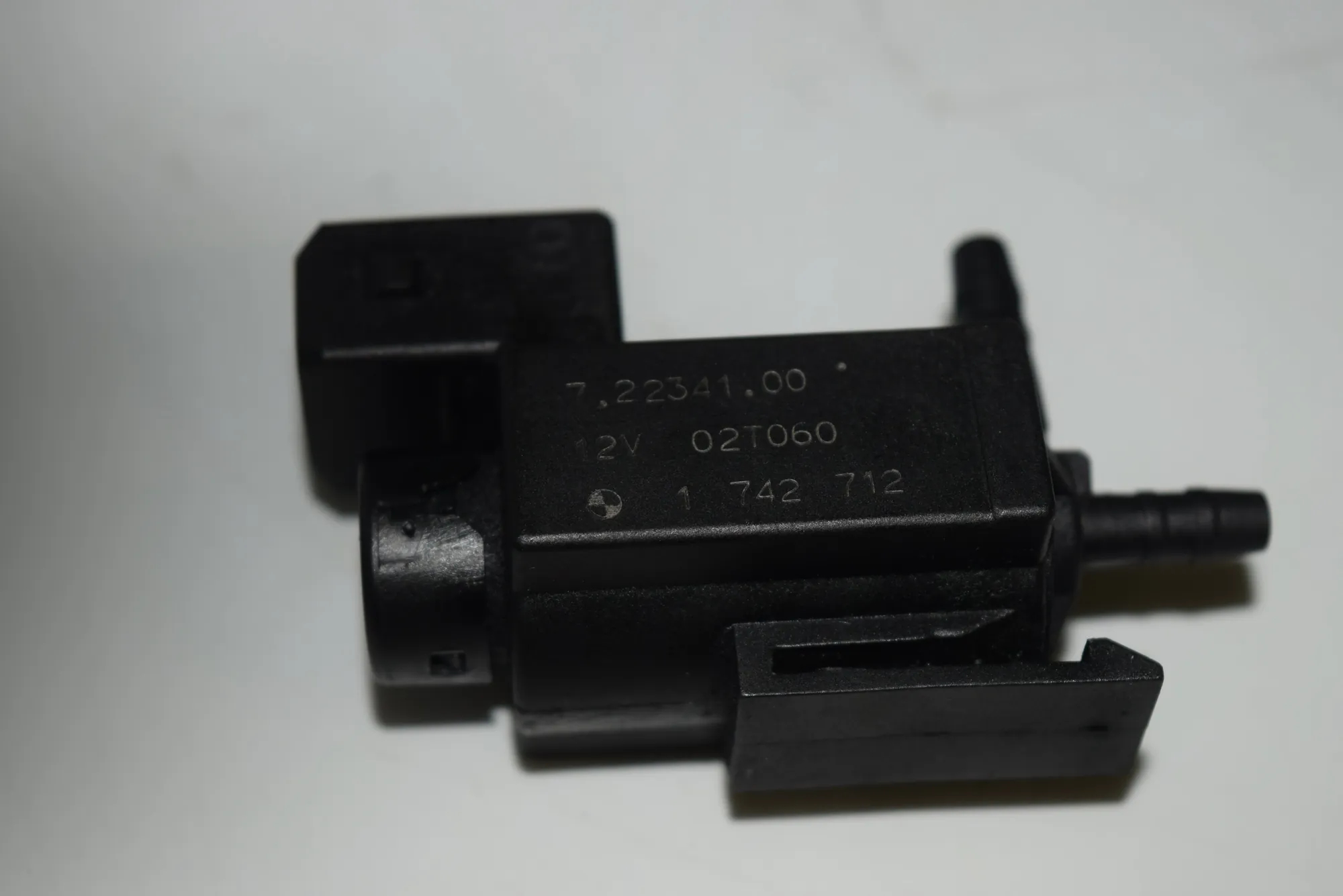 Solenoid Valve – OEM 1742712 · BMW 5 (E39) 530 d 2002