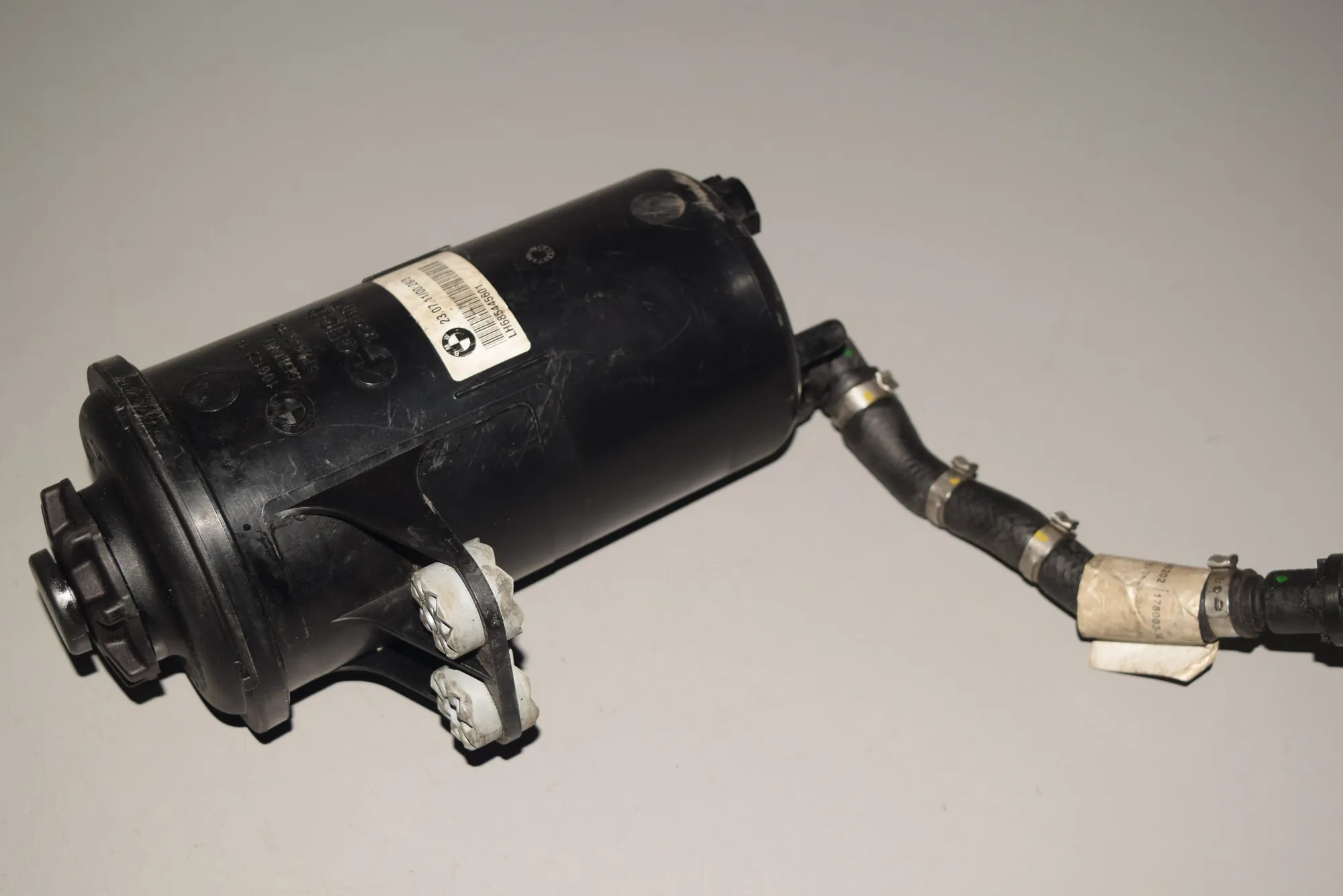 Power Steering Pump Tank – OEM 6854456 · BMW X6 (E71, E72) BMW X6 (E71, E72) xDrive 40 d 2011