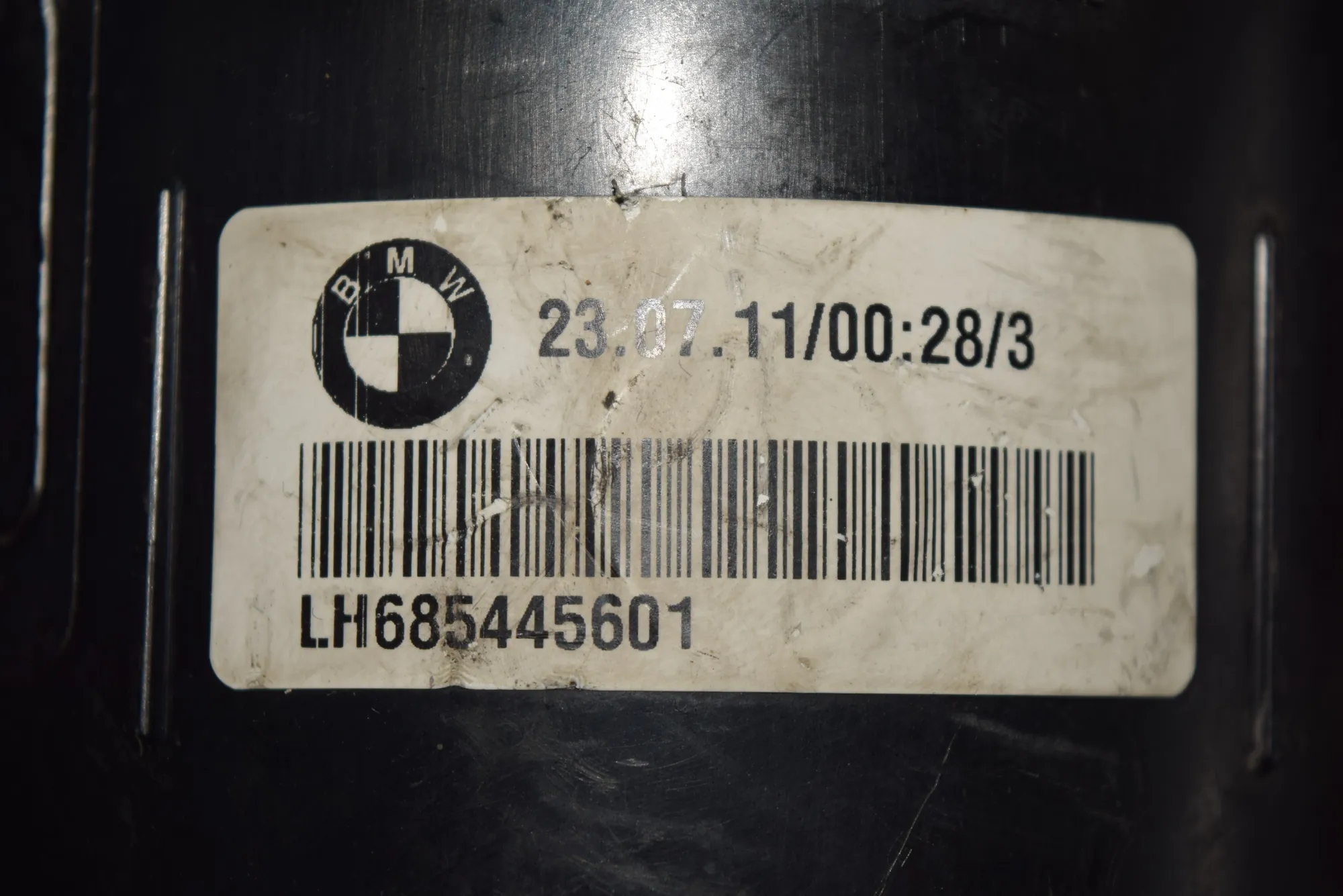Power Steering Pump Tank – OEM 6854456 · BMW X6 (E71, E72) BMW X6 (E71, E72) xDrive 40 d 2011 – 4