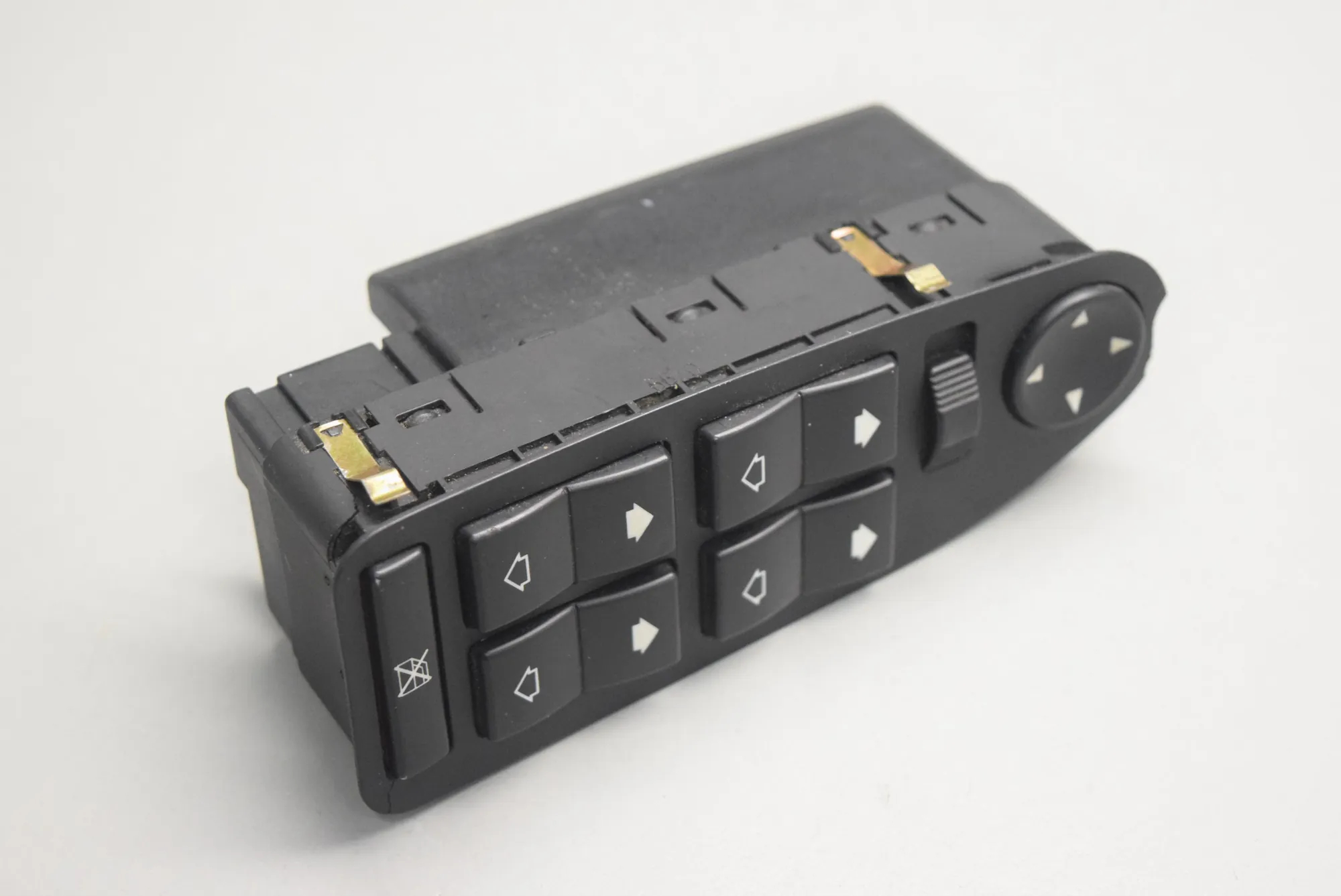 Front Right Door Window Switch – OEM 8380644 · BMW 5 (E39) BMW 5 (E39) 2000 – 2