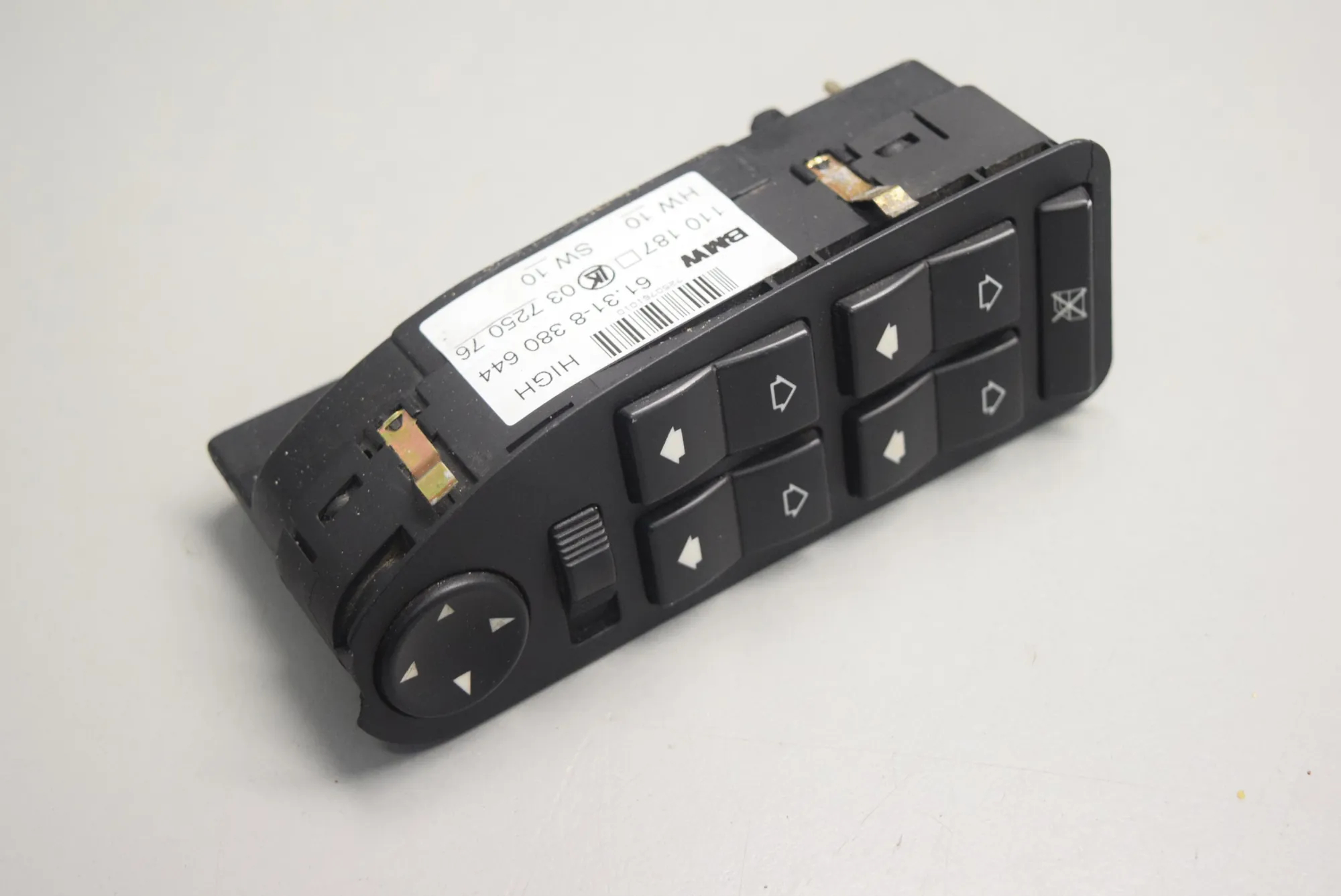 Front Right Door Window Switch – OEM 8380644 · BMW 5 (E39) BMW 5 (E39) 2000
