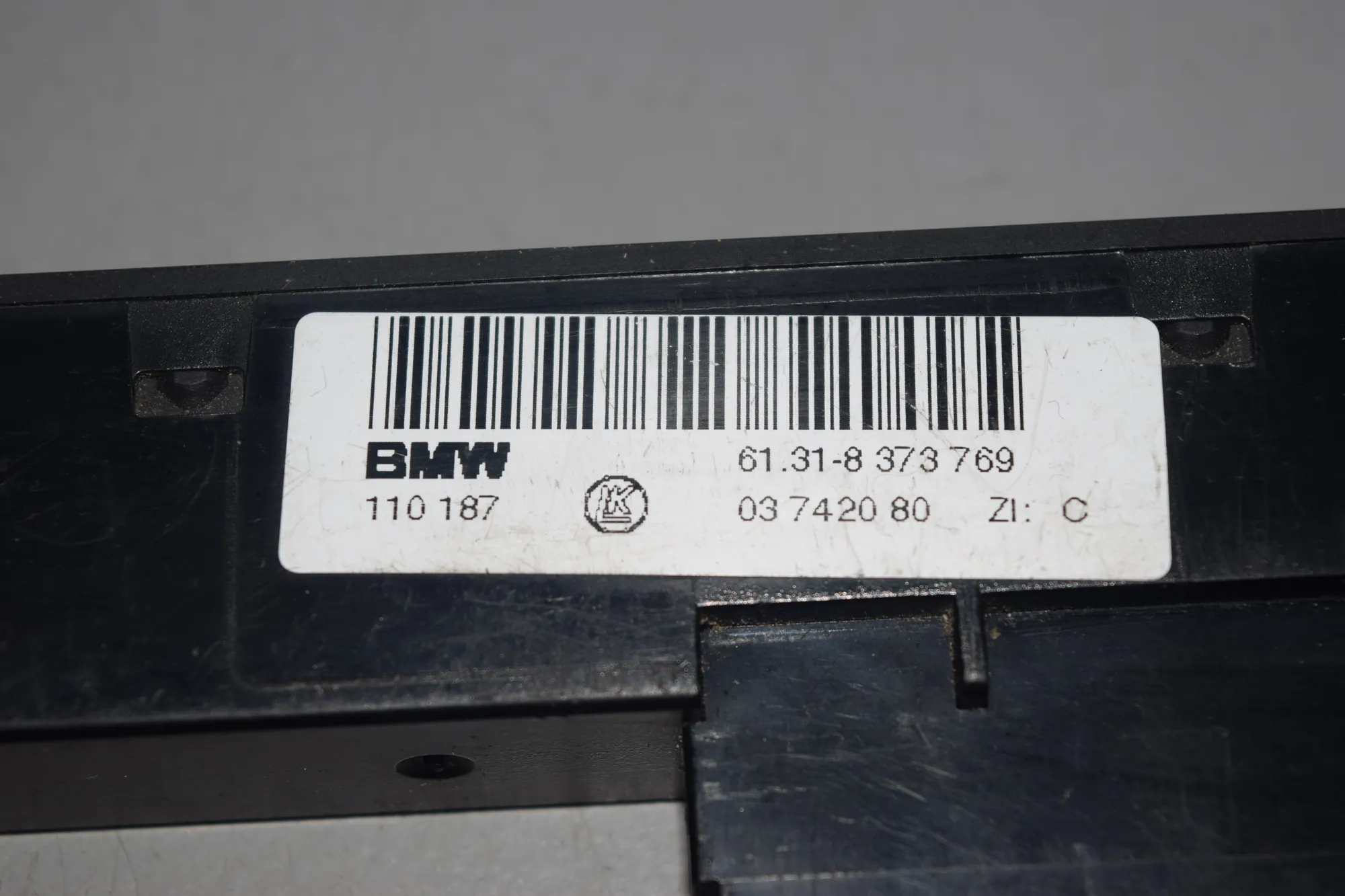 Button Switch Panel – OEM 8373769 · BMW 5 (E39) BMW 5 (E39) 2000 – 4
