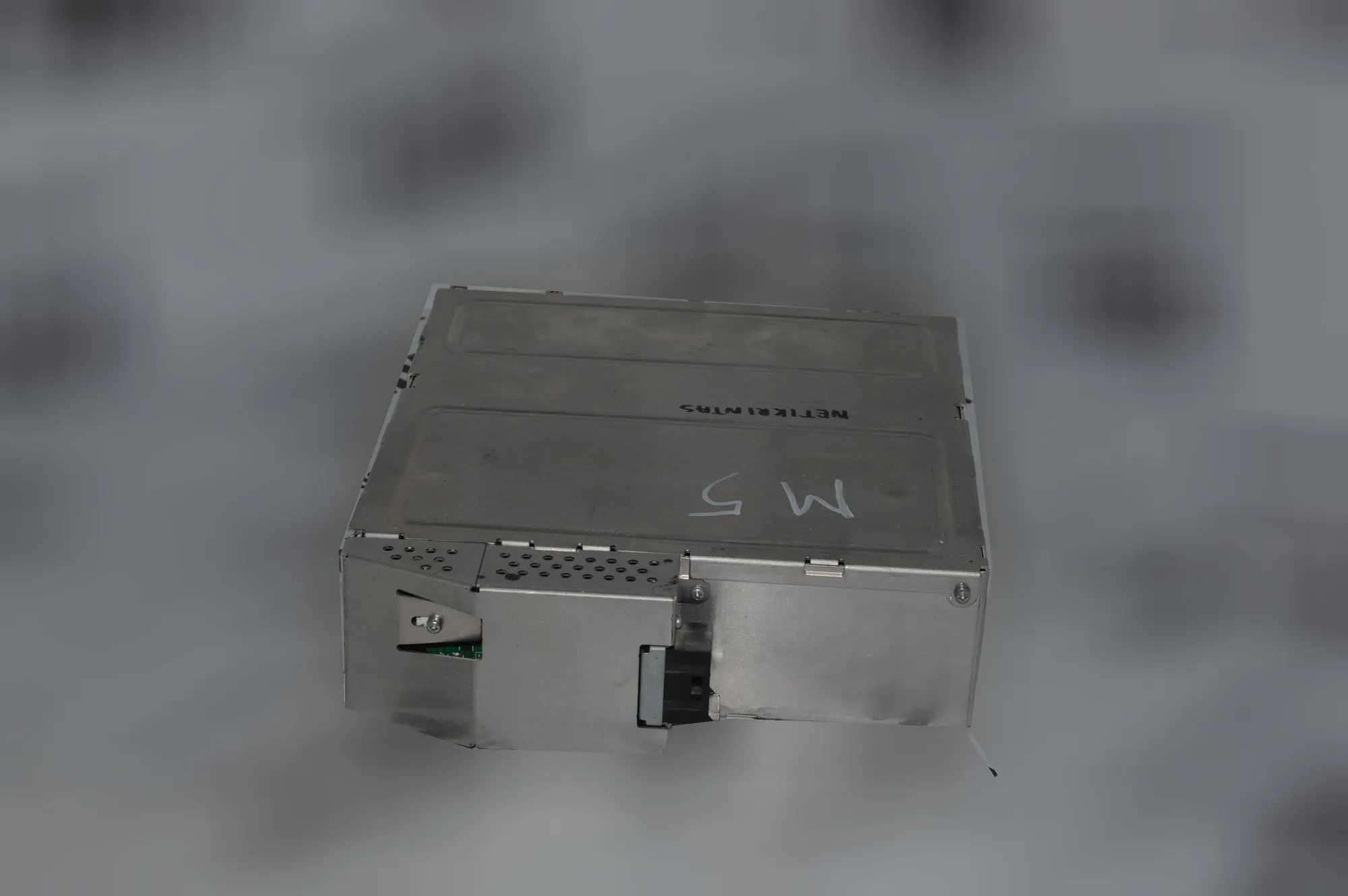 CD Changer – OEM 6986081 · BMW 5 (E60) BMW 5 (E60) 2006 – 3