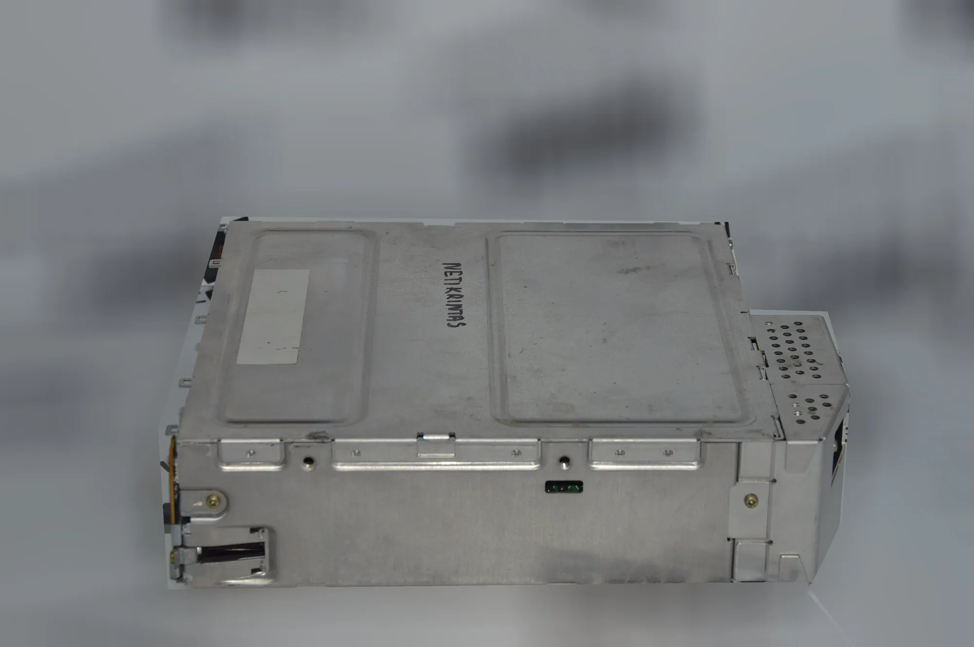 CD Changer – OEM 6938975 · BMW 5 (E60) BMW 5 (E60) 2003 – 3
