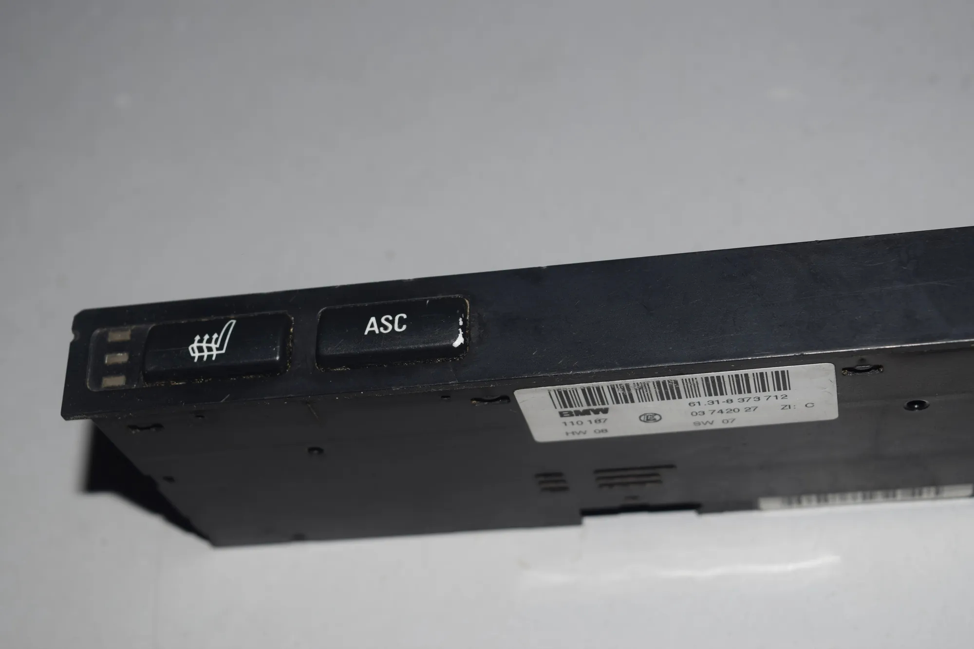 Button Switch Panel – OEM 8373712 · BMW 5 (E39) BMW 5 (E39) 2000 – 5