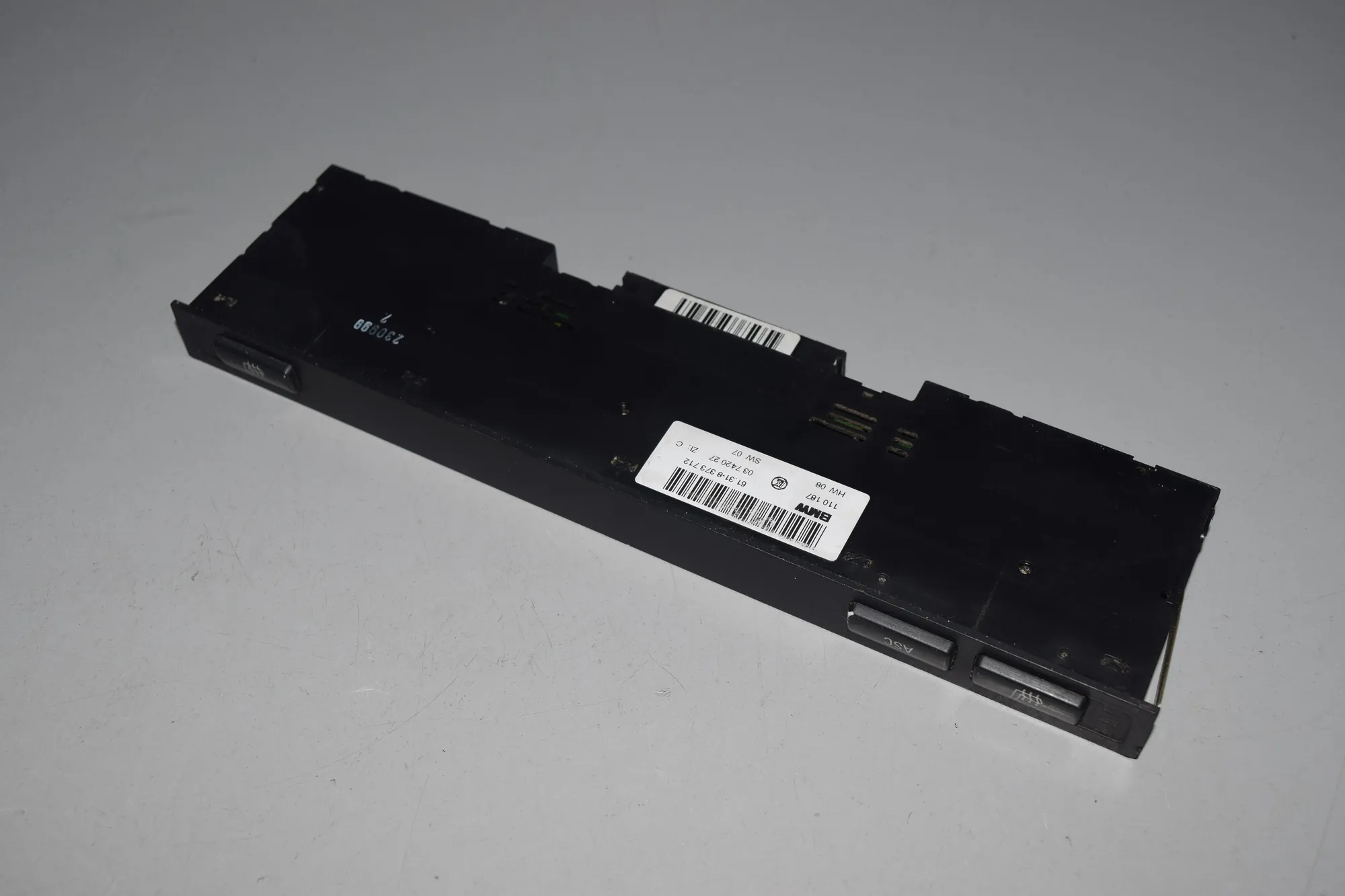 Button Switch Panel – OEM 8373712 · BMW 5 (E39) BMW 5 (E39) 2000 – 3