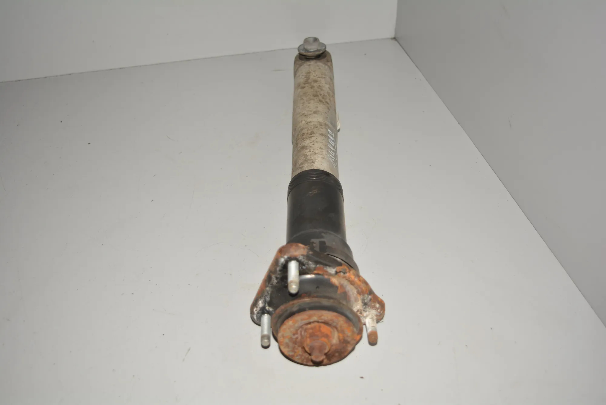 Rear Right Shock Absorber – OEM 1094052 · BMW 5 Touring (E39) 530 d 1998 – 2